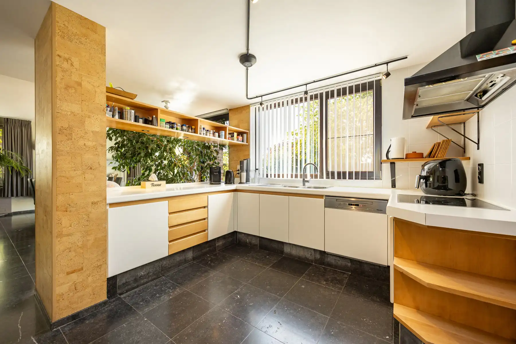 Ruime gezinswoning op een perceel van ca 675 m² in een doodlopende straat. foto 7