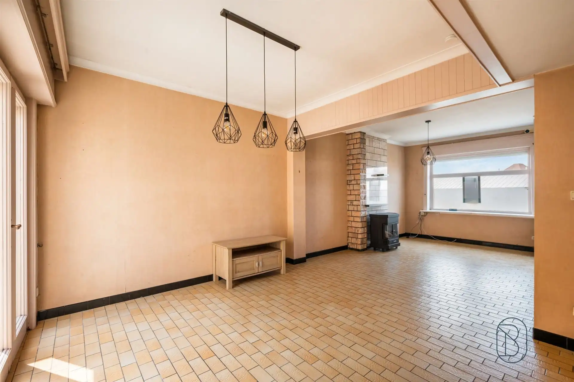 Te renoveren woning met 3 SLK, stadstuin en veel potentieel foto 3
