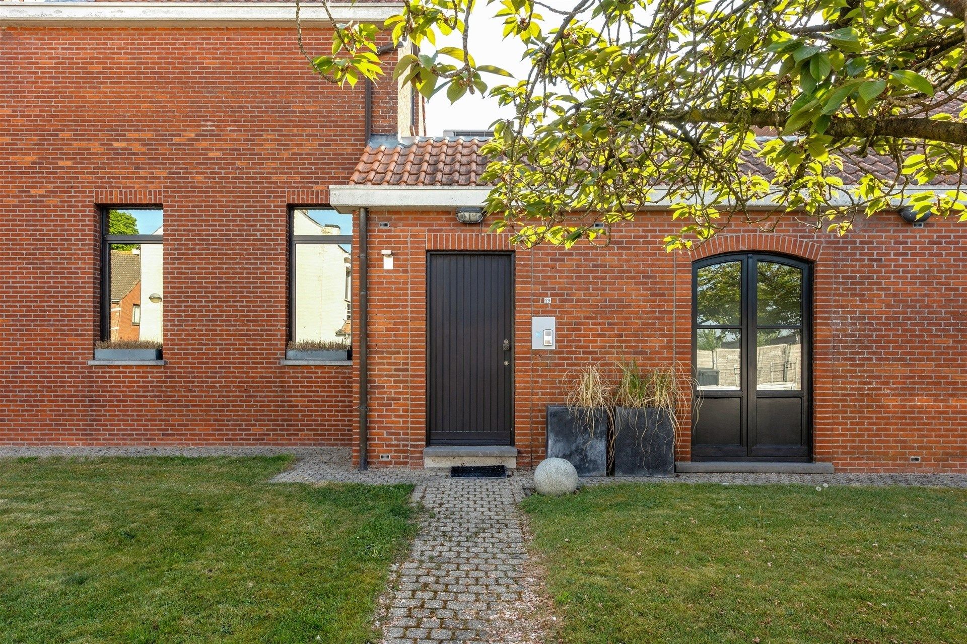 Stijlvolle en hoogwaardig afgewerkte villa met bijgebouw op fantastische locatie op perceel van 1784 m² foto 57