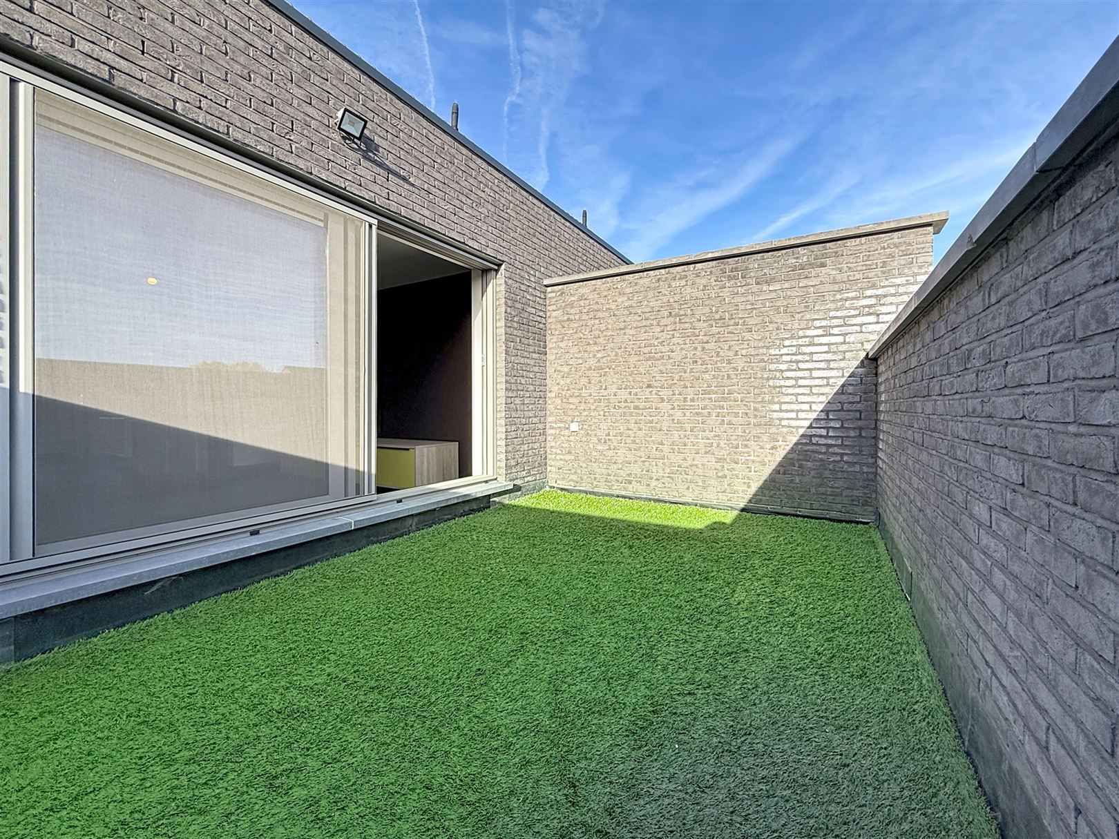 Mooi duplex app, 2 slpks, terrassen en parking foto 9