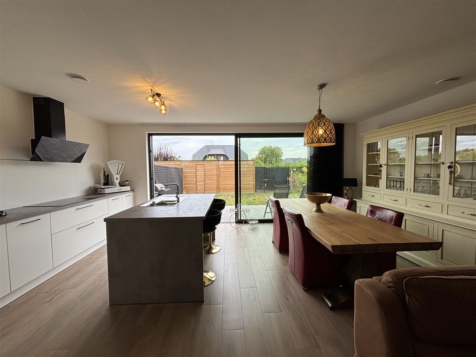 Gelijkvloers appartement met 2 slaapkamers en tuin foto 6