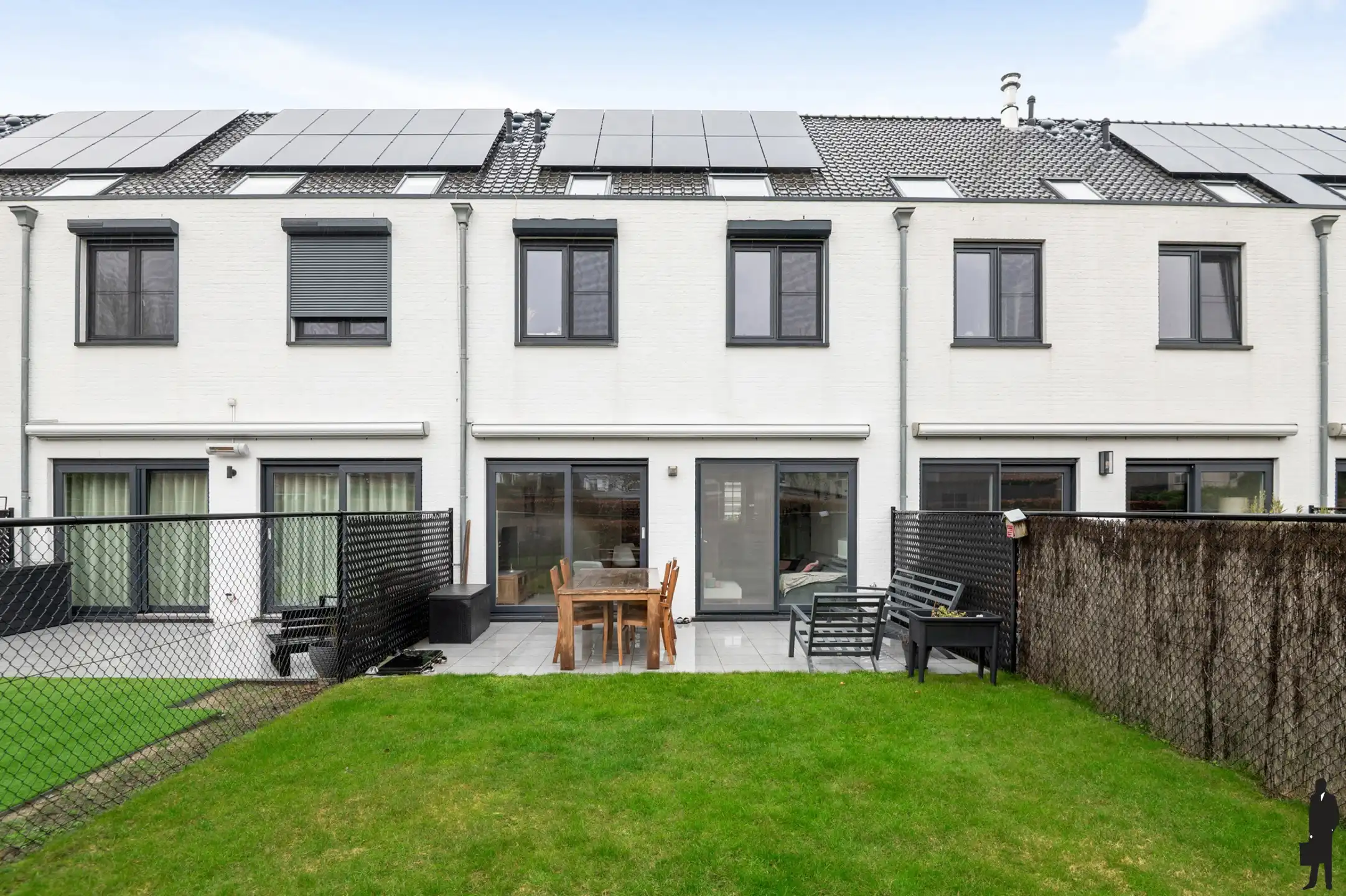 Instapklare woning met 4 slpks, ZO tuin en dubbele garagebox foto 10