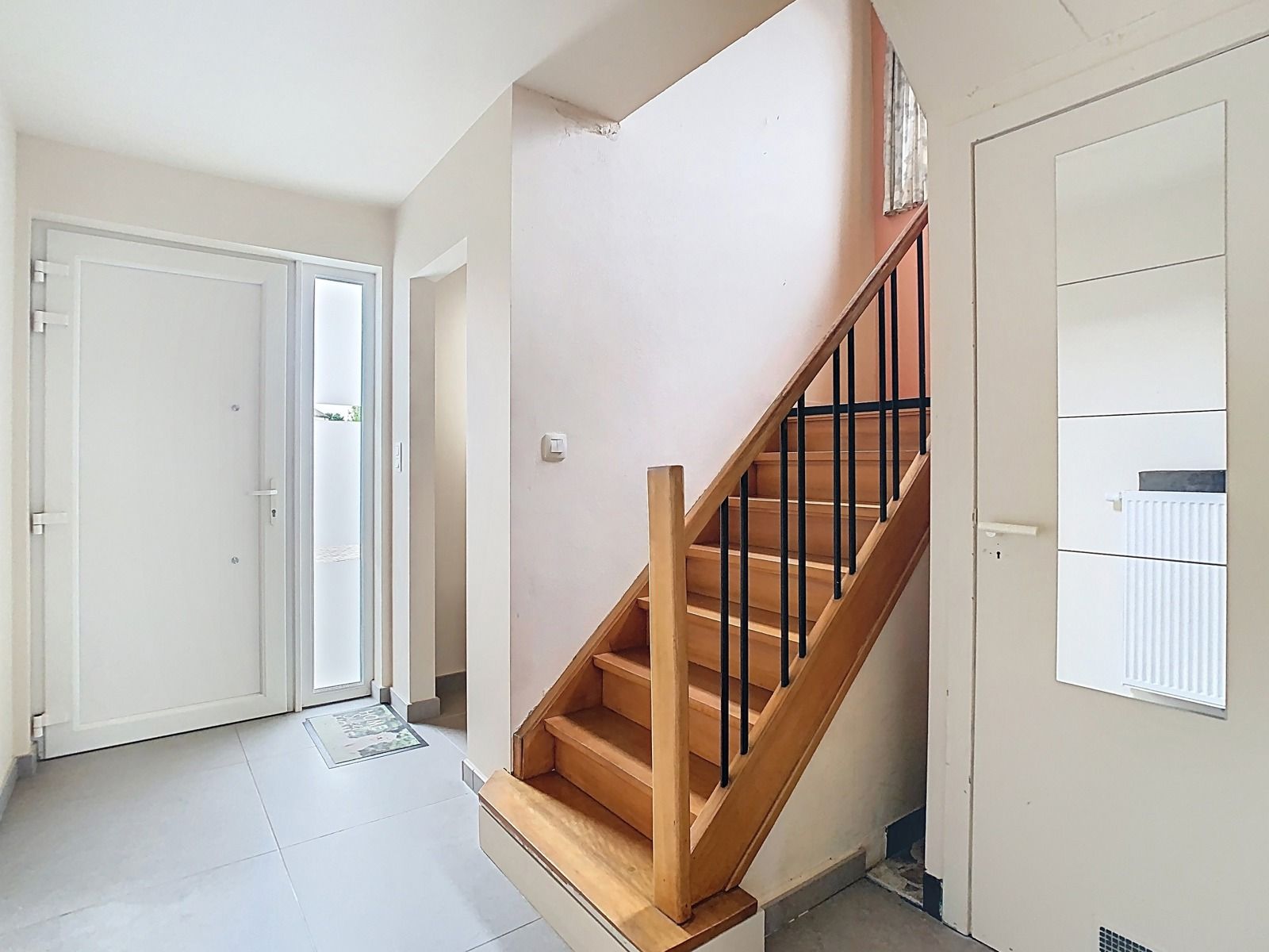 Rustig én Mooi gelegen Woning met 3 SLPK, Tuin én Garage! foto 8