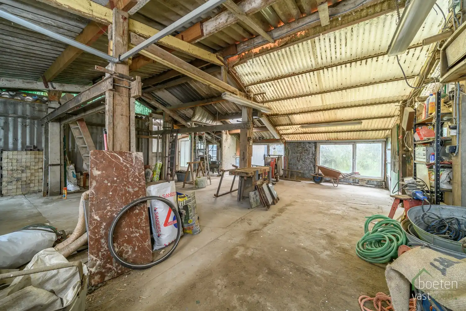 Steenkerke: Prachtig gelegen landhuis langs de Lo-vaart tussen Veurne en Alveringem op 38a 90ca grondopp. foto 20