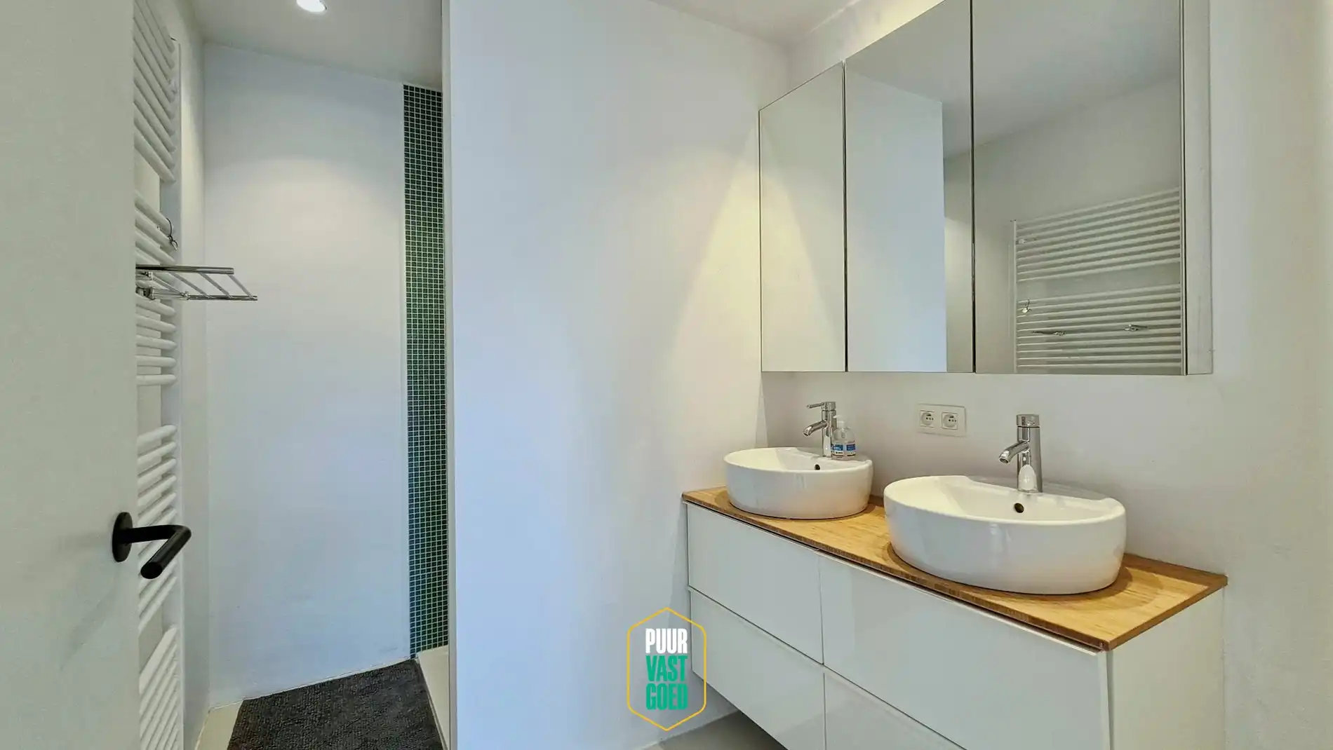 Strak moderne renovatie in dialoog met authentieke charme foto 23