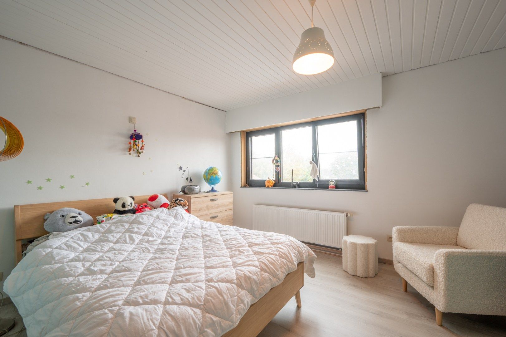 Charmante en verrassend ruime woonst op goede ligging in Sint-Michiels foto 9