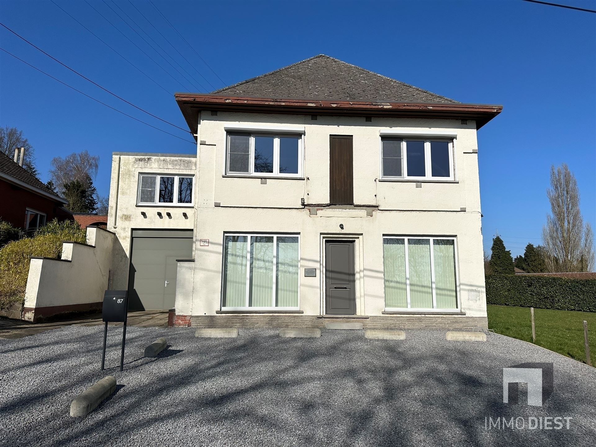 Unieke woning met praktijk en bouwgrond op zichtlocatie foto 6