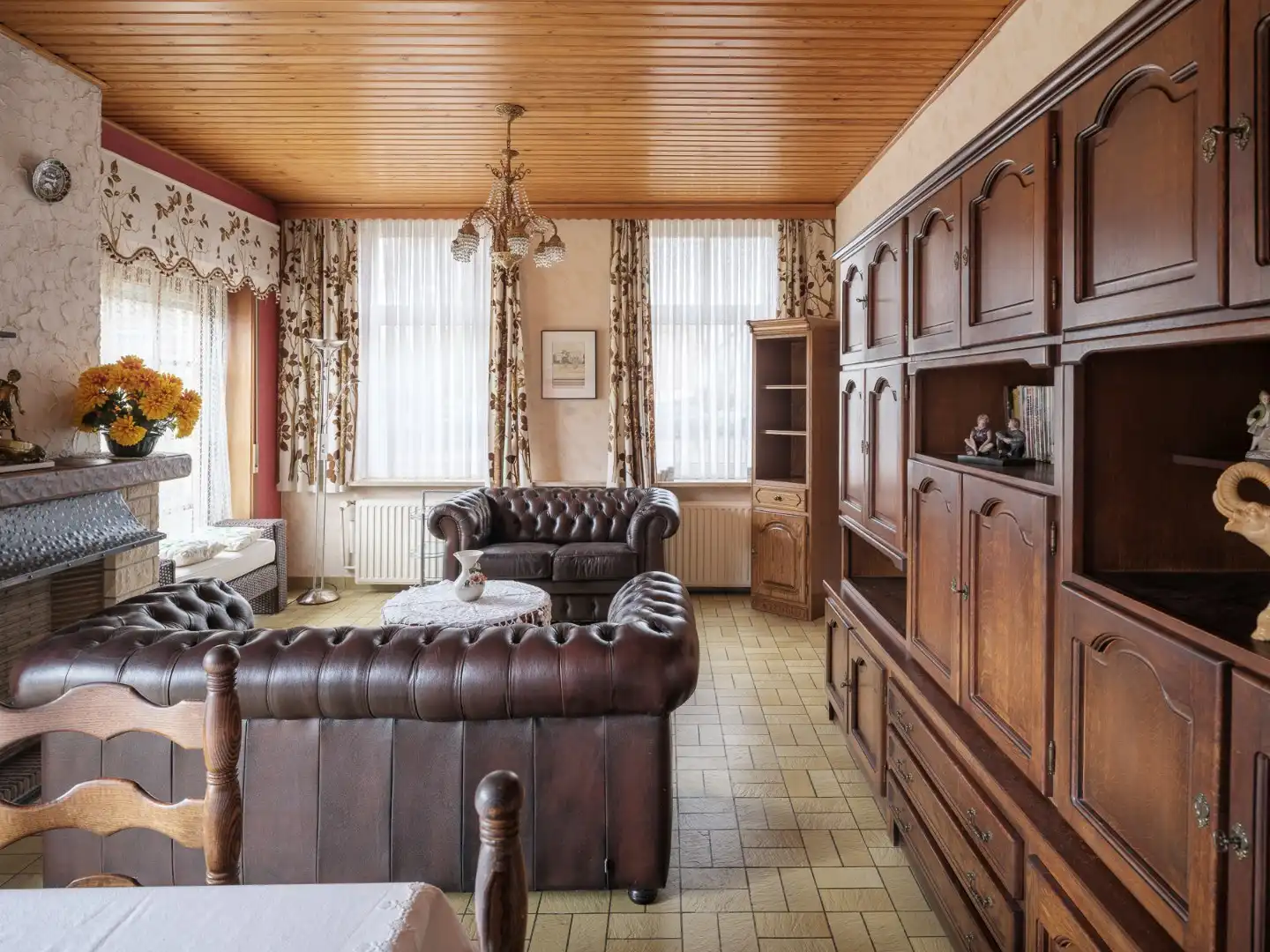 Karaktervolle burgerwoning met stadstuin op het dorpsplein van Zwijnaarde foto 23