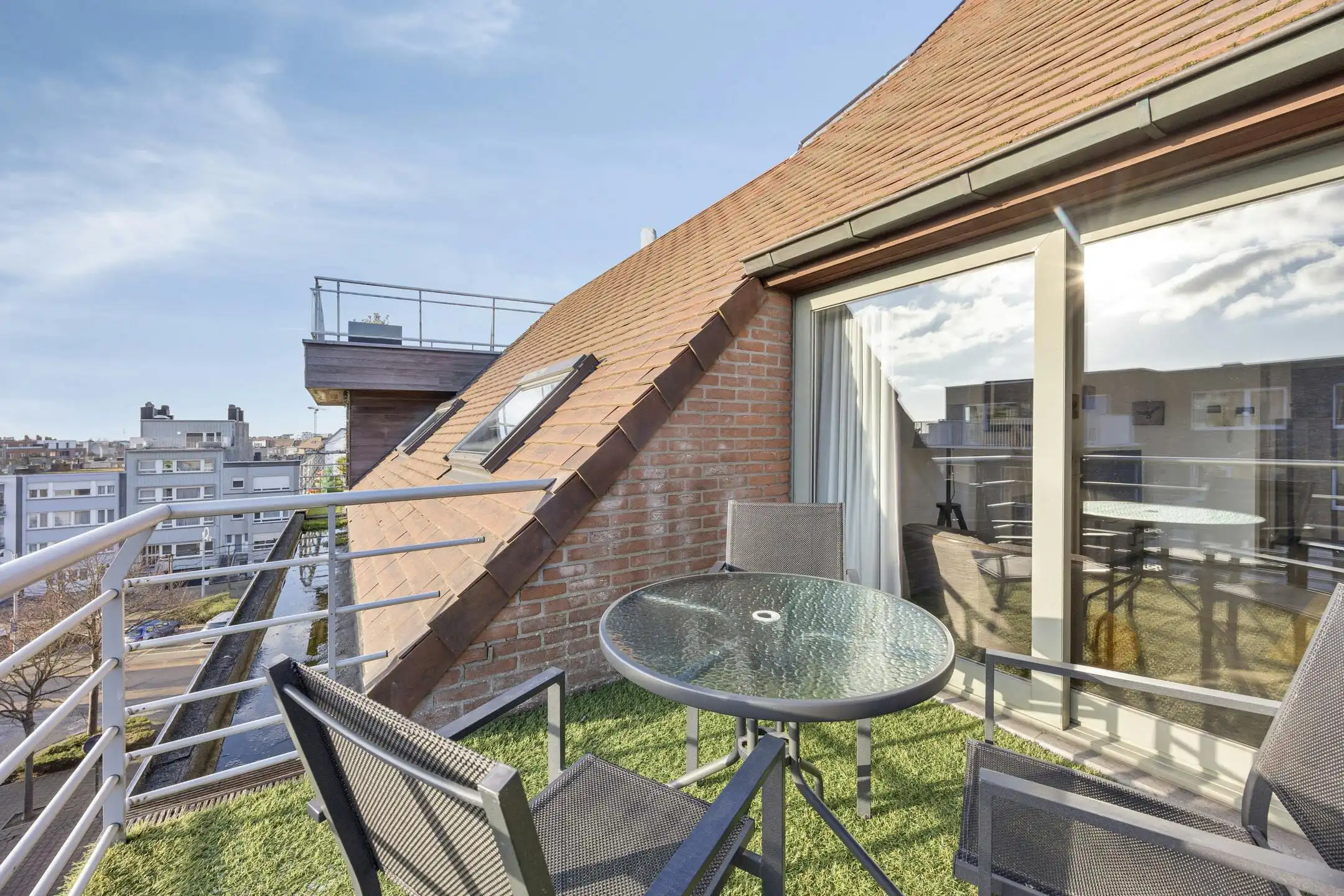 Lichtrijk duplex appartement te koop in Blankenberge foto 12