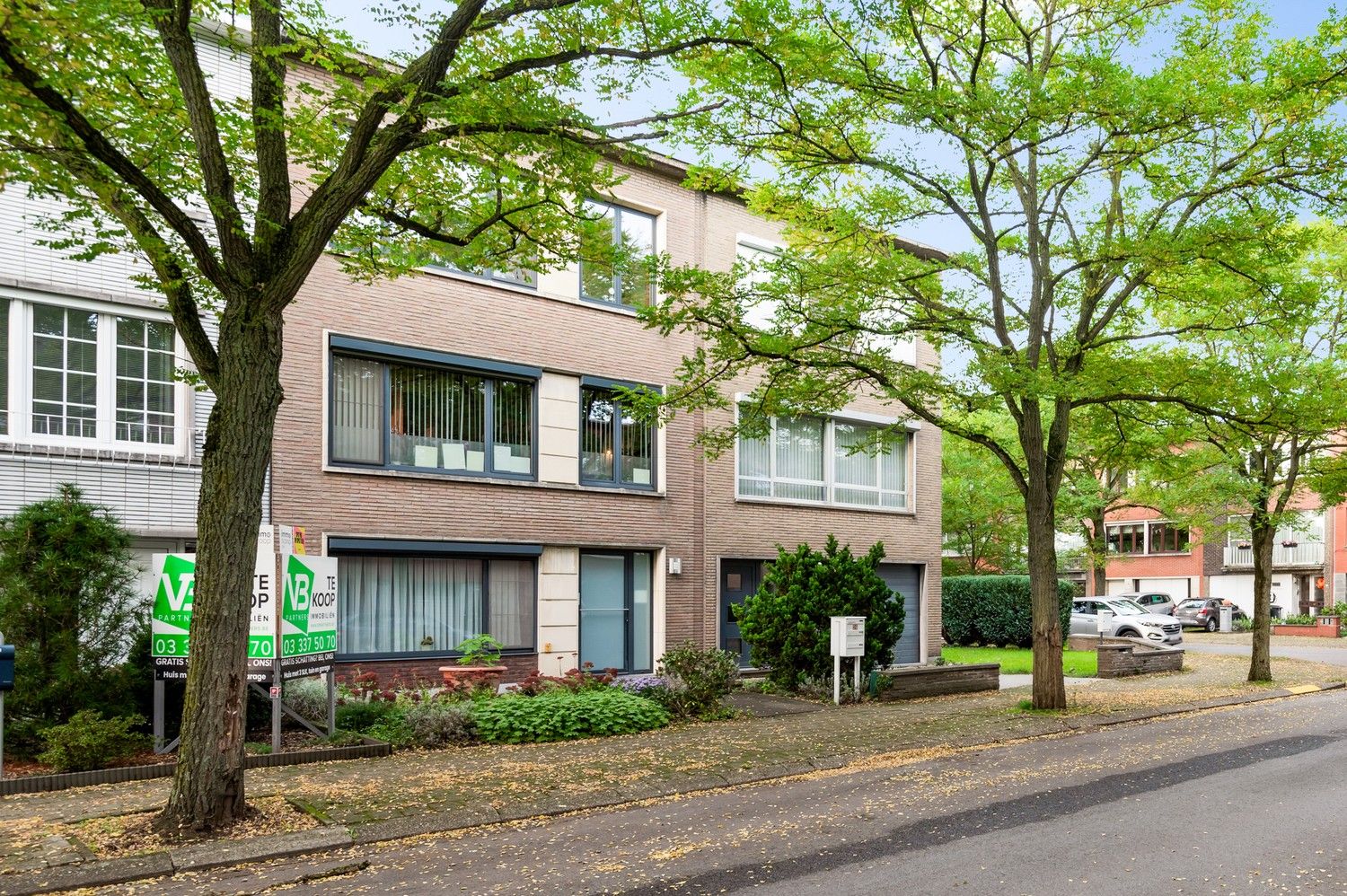 Instapklaar appartement met 2 slaapkamers in een doodlopende straat te Wijnegem! foto 12