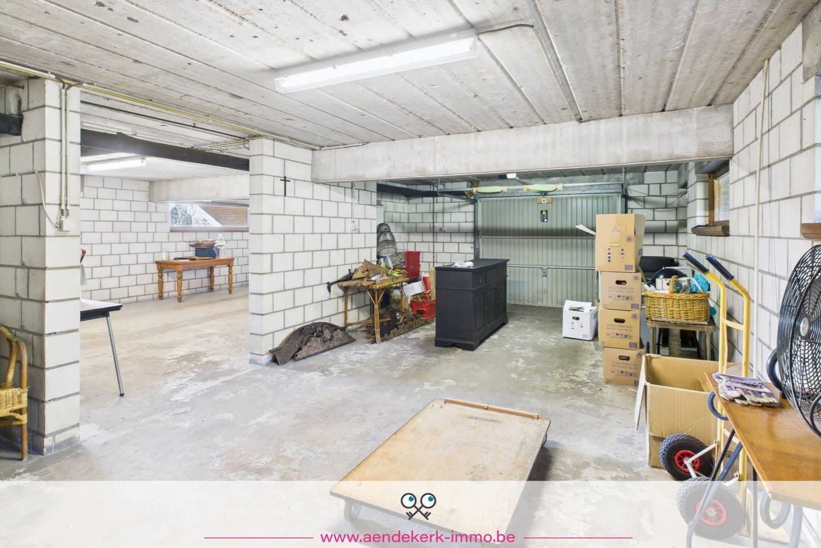 Ruime, te renoveren, woning met loods/stal in As foto 19