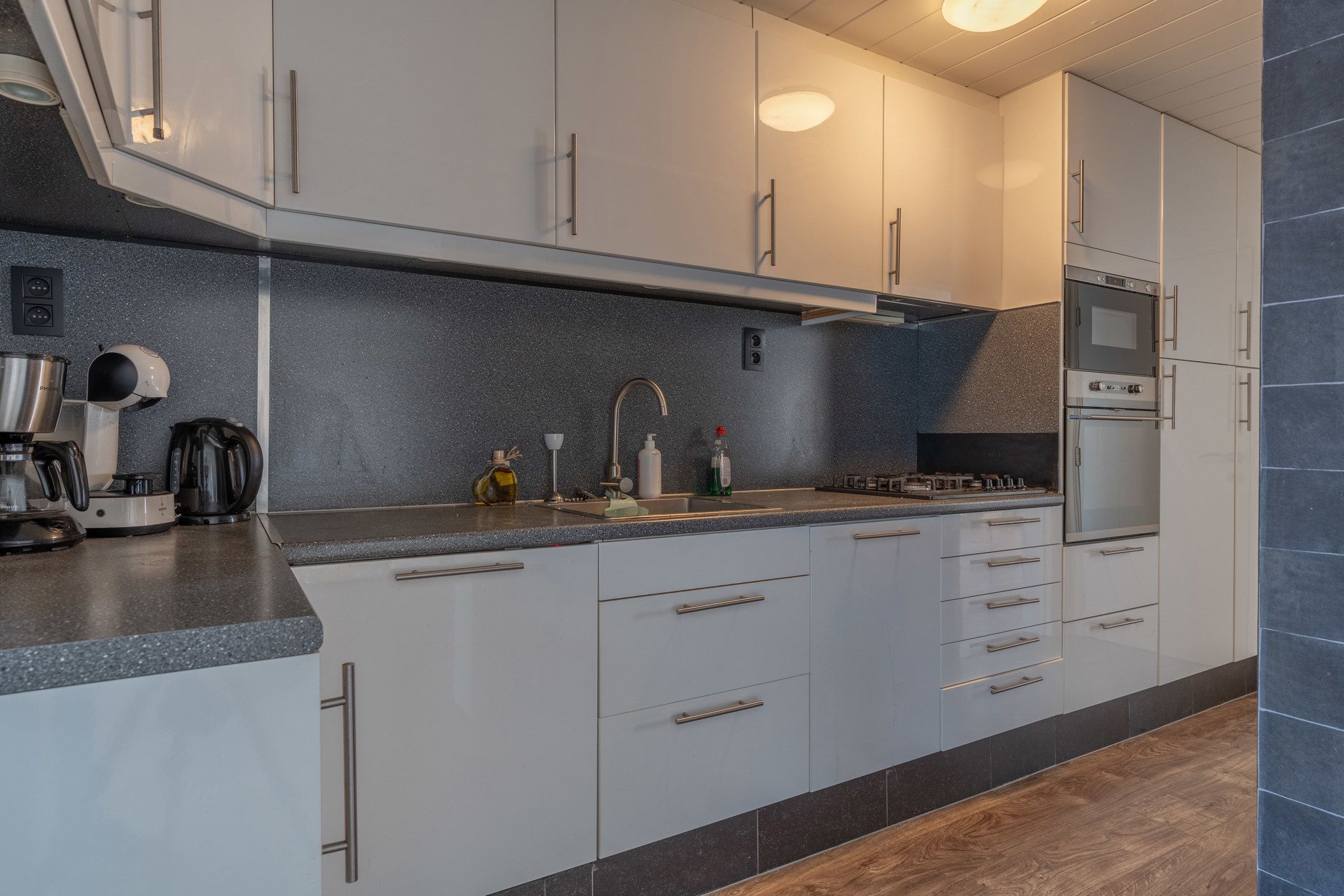 Instapklare 3-4slpk woning met stadstuin en garagebox.. foto 7