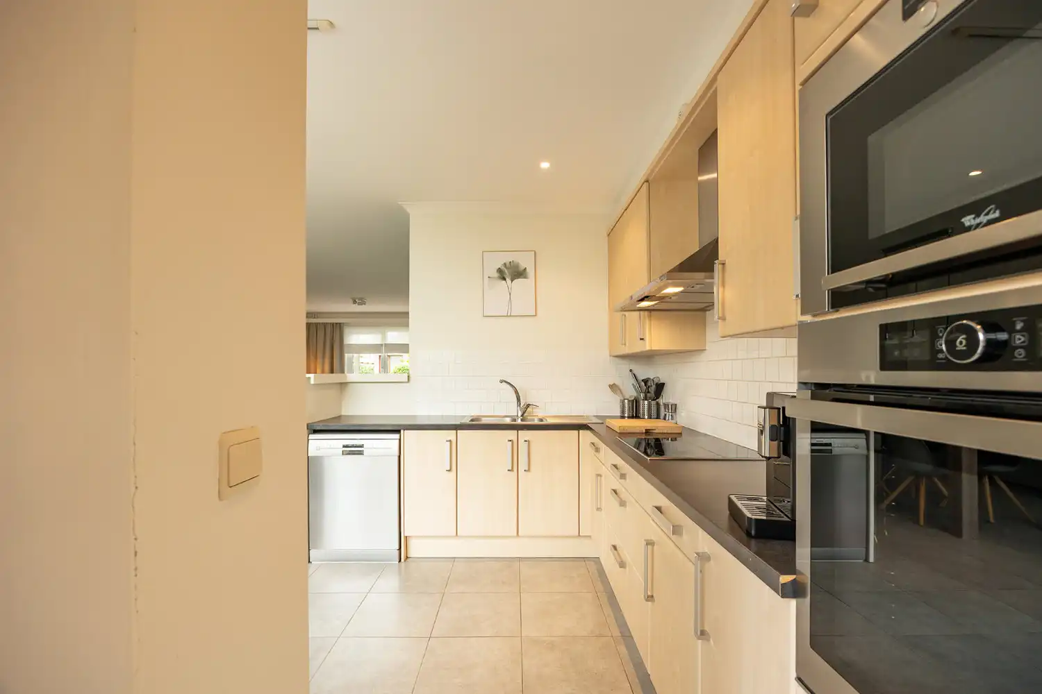 INSTAPKLARE GEZINSWONING MET 4 SLAAPKAMERS EN HEERLIJKE TUIN OP TOPLOCATIE OP DE GRENS EDEGEM/WILRIJK foto 9