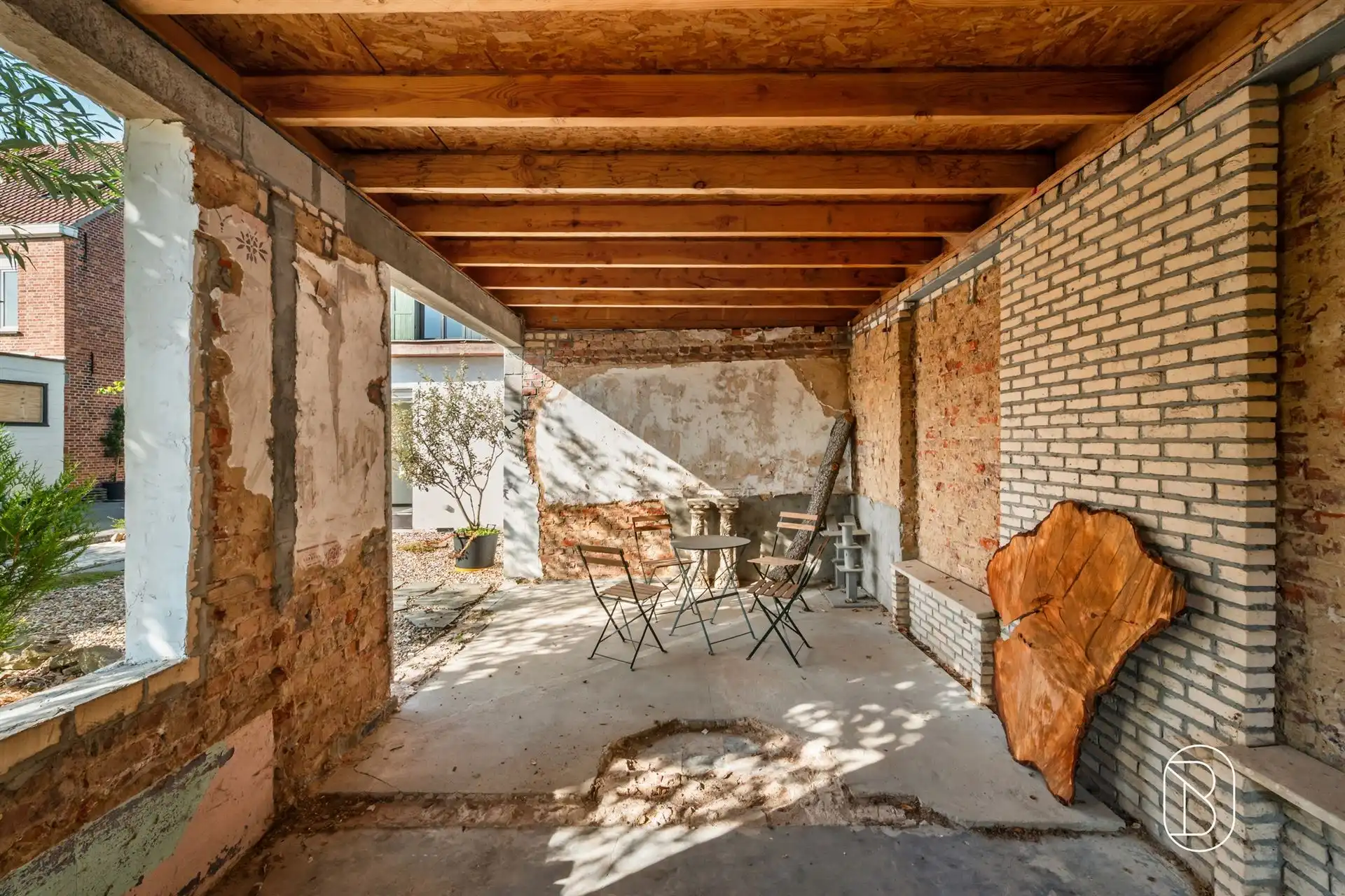 Ruime woning met werkplaats van 200 m² en diepe tuin foto 21