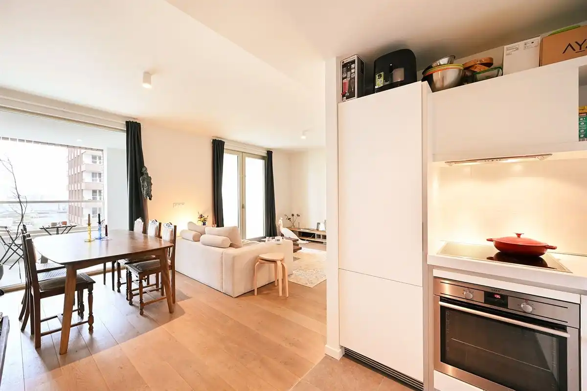 Instapklaar appartement met ruim terras op het Eilandje
 foto {{pictureIndex}}