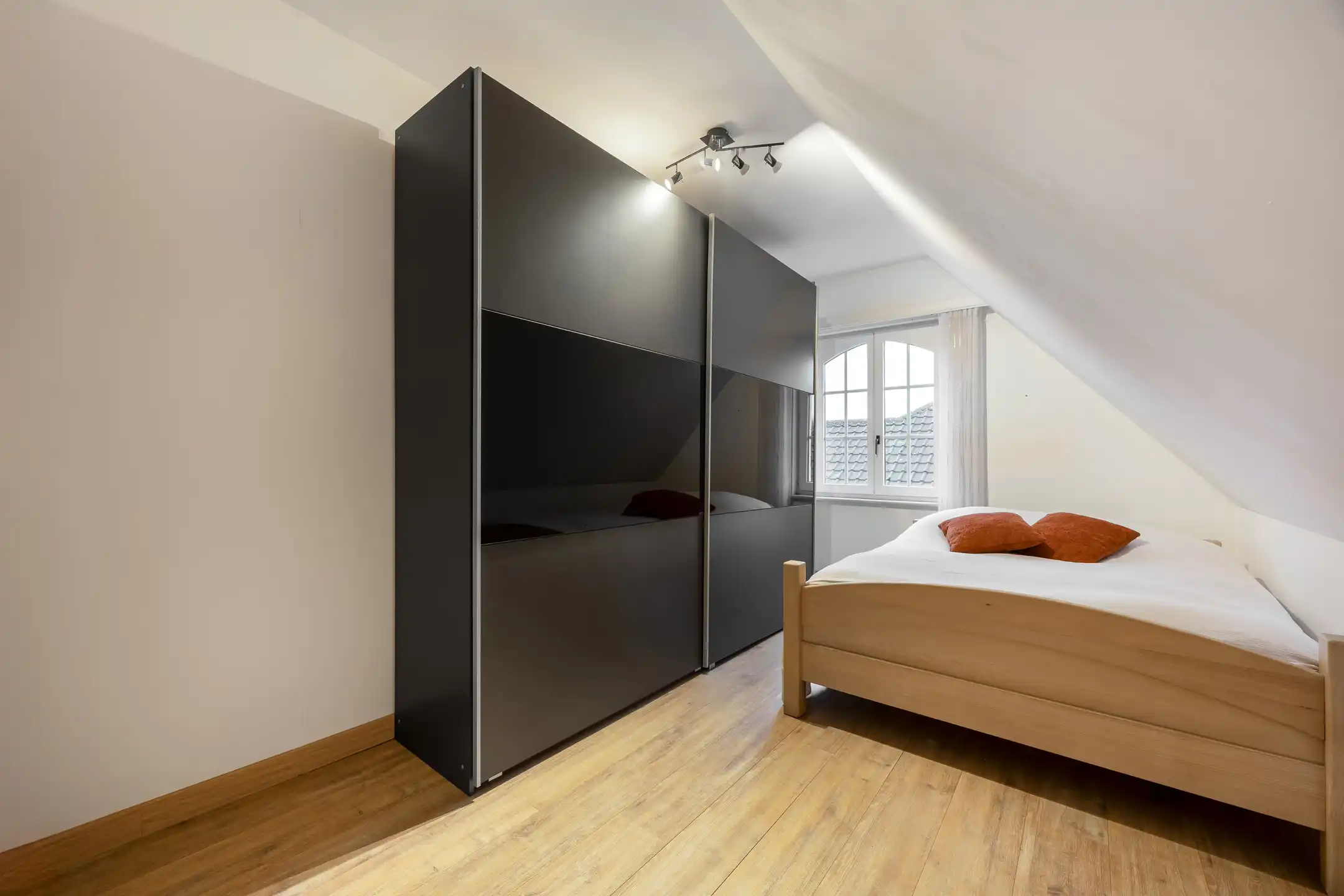 Ruime gezinswoning met prachtige tuin te Sint-Lenaarts foto 19