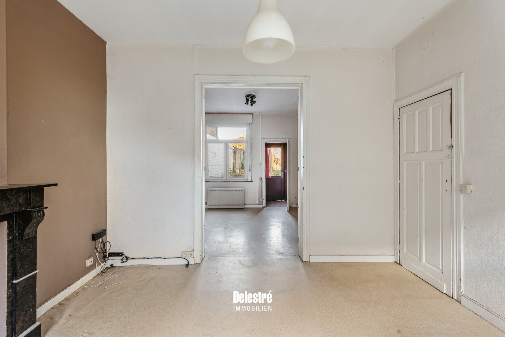  RENOVATIEPAREL MET GARAGE EN ZALIGE TUIN WELLE foto 4