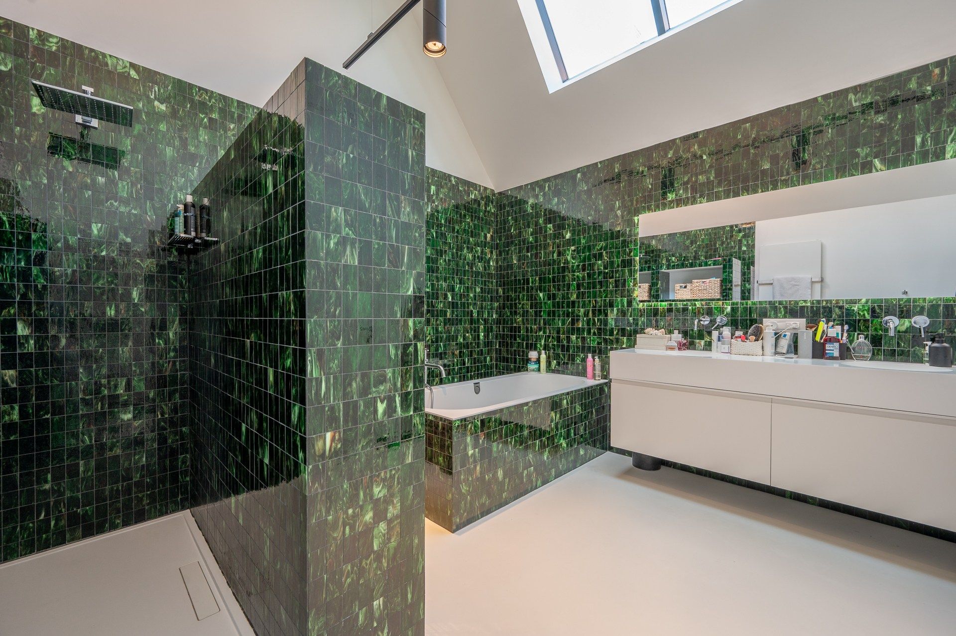 Uniek eigendom met adembenemende zichten gelegen op een perceel van ongeveer 3000 m². foto 20