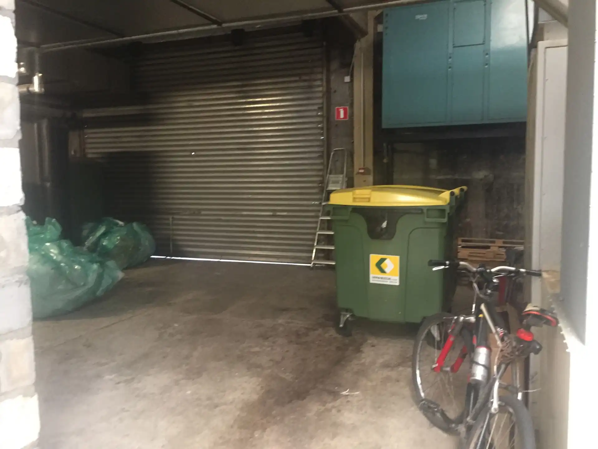 Commerciële ruimte  te huur op zichtlocatie foto 5