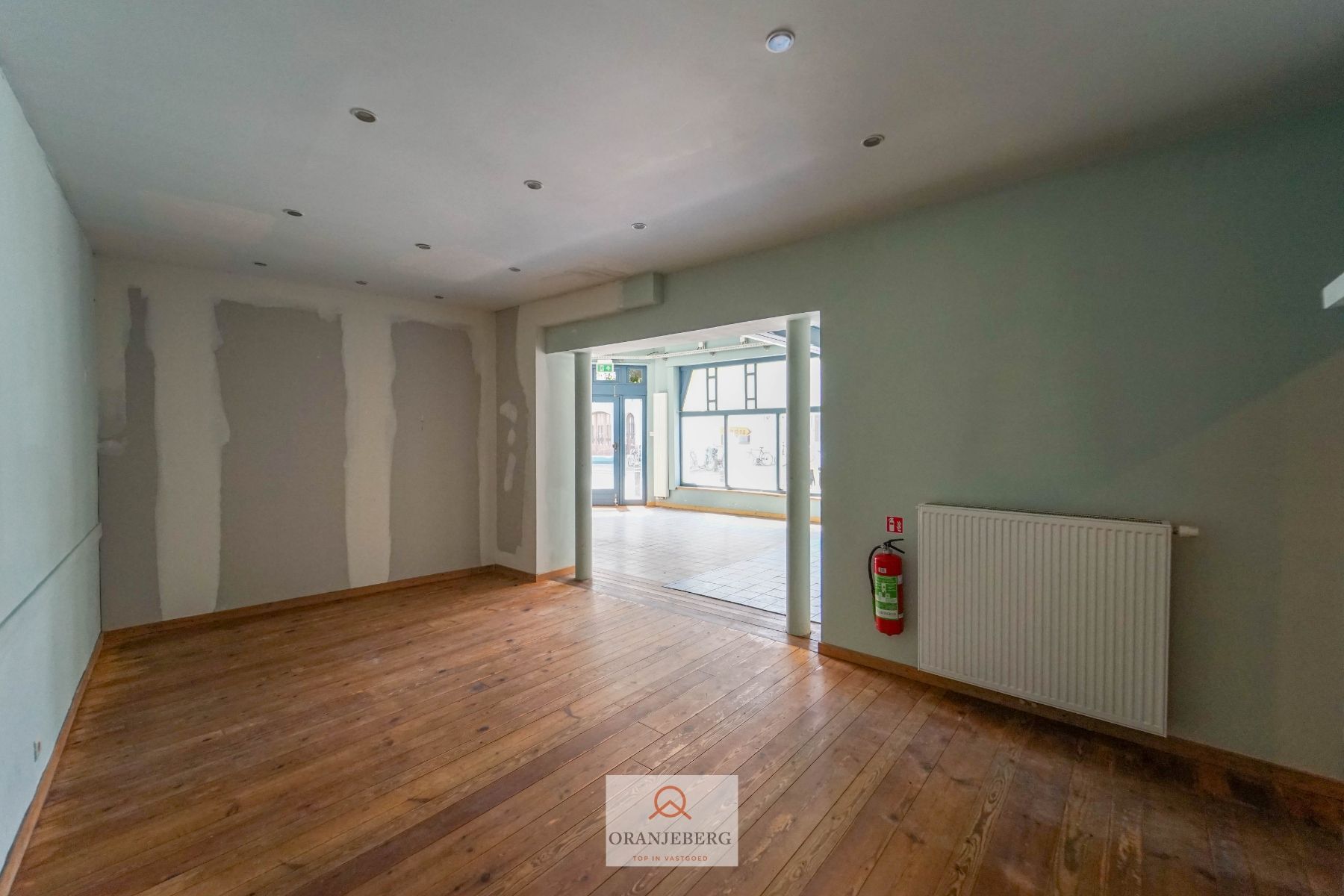 Horecavergund hoekpand met mooie visibiliteit in Papegaaistraat foto 12