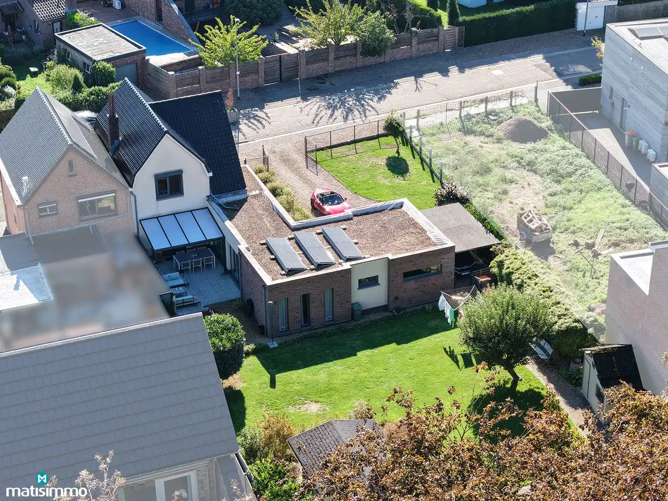 INSTAPKLAAR GERENOVEERDE WONING MET 3 SLAAPKAMERS, GARAGE, CARPORT EN PRACHTIGE TUIN NABIJ HET KANAAL EN DE MAAS IN LANAKEN foto 45