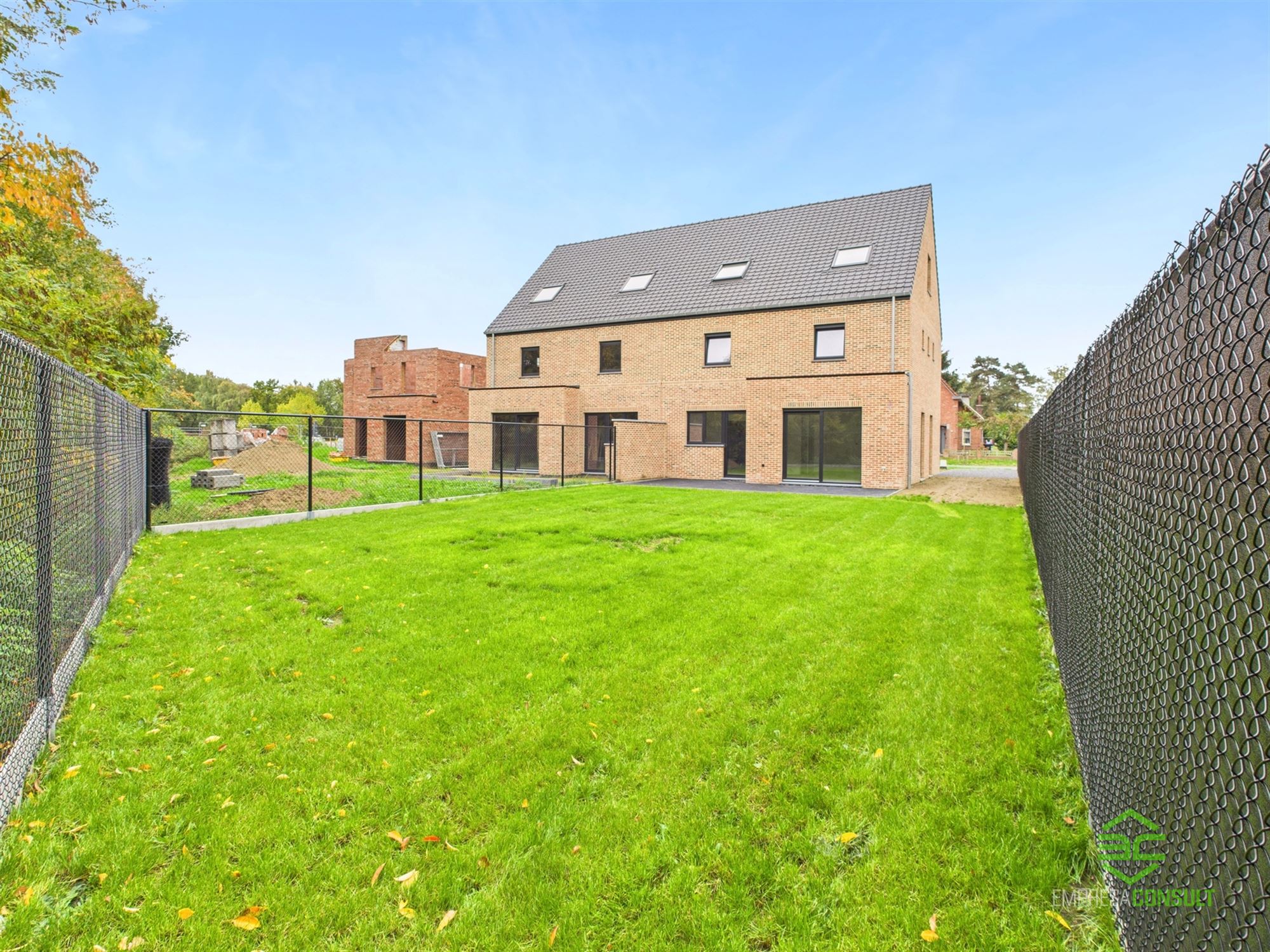 Afgewerkte nieuwbouw met 5 slpk en 2 badk onder registratie! foto 27