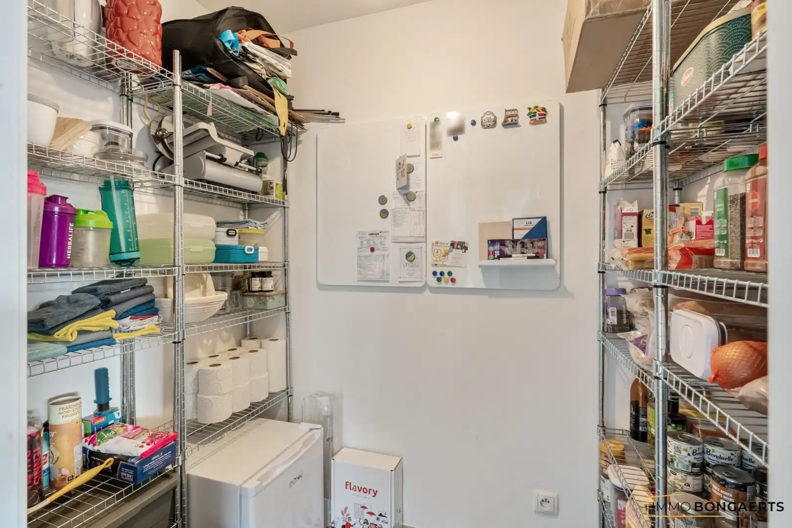 Modern appartement met 2 slaapkamers in Genk foto 8