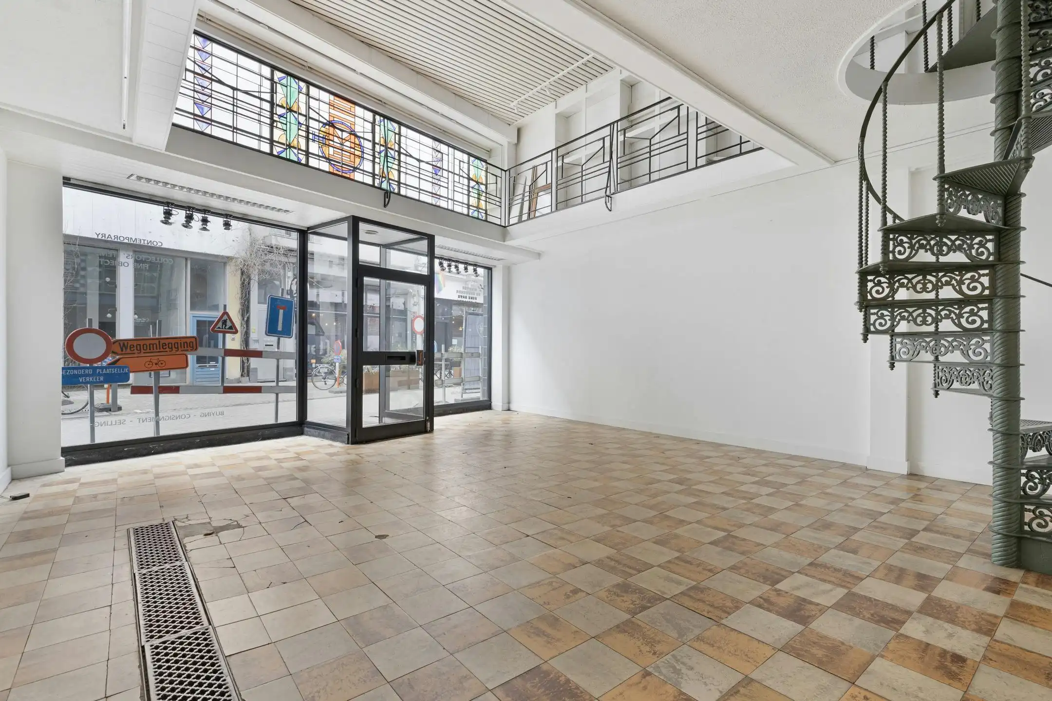 Handelshuis (466 m²) te koop te Antwerpen centrum  foto {{pictureIndex}}