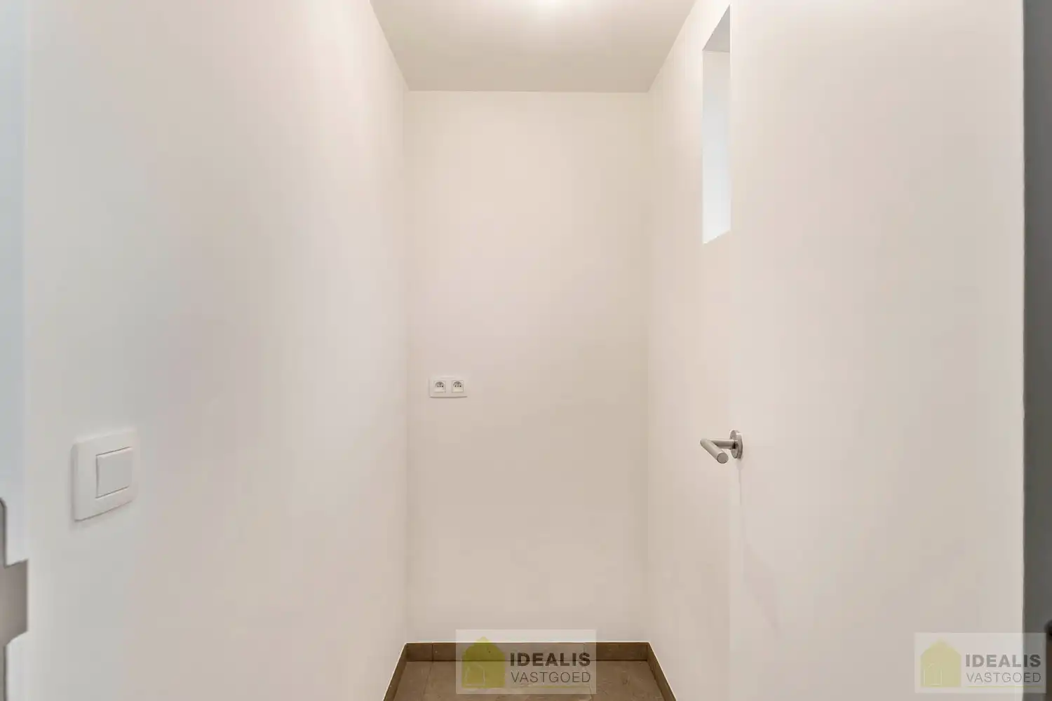 IDEALIS VASTGOED – Schitterend volledig vernieuwde woning met een heerlijke open leefruimte, luxe keuken, 3 ruime slaapkamers, twee badkamers én een ruime wasplaats! Dit heerlijke huis bevindt zich op een perceel van maar liefst 7a 94ca vlak bij het centrum van Eksel - EEN MUST VISIT! - foto 23