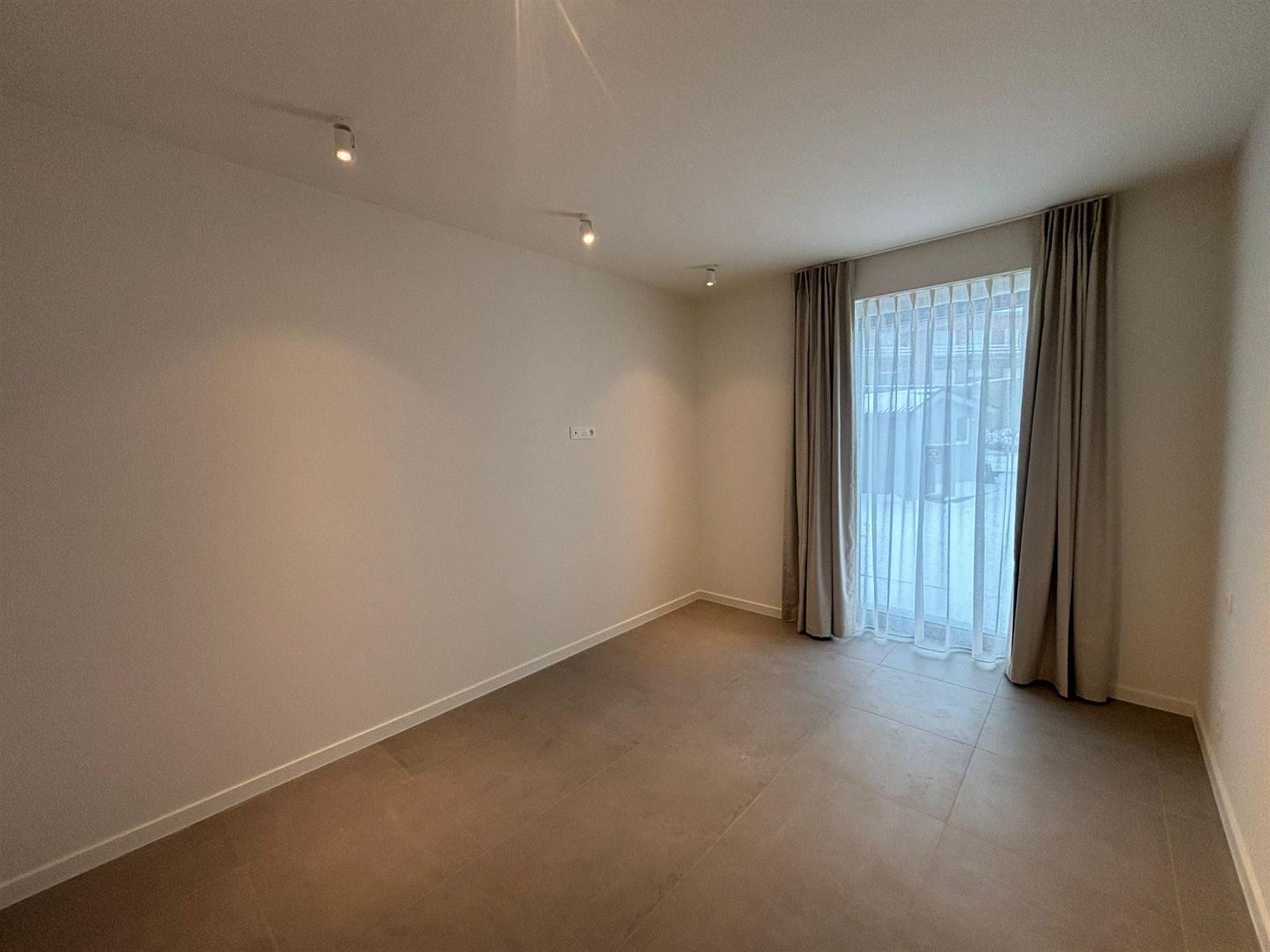 Zeer rustig gelegen, stijlvol nieuwbouwappartement met tuin en terras in Opwijk! foto 17