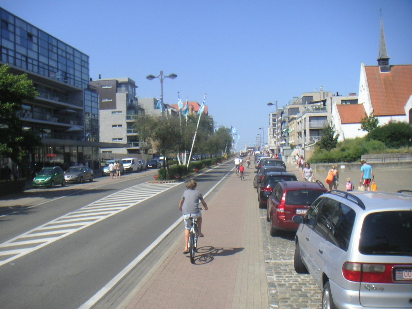 Zonnig appartement  met  twee  slaapkamers op enkele stappen van de zee foto 2