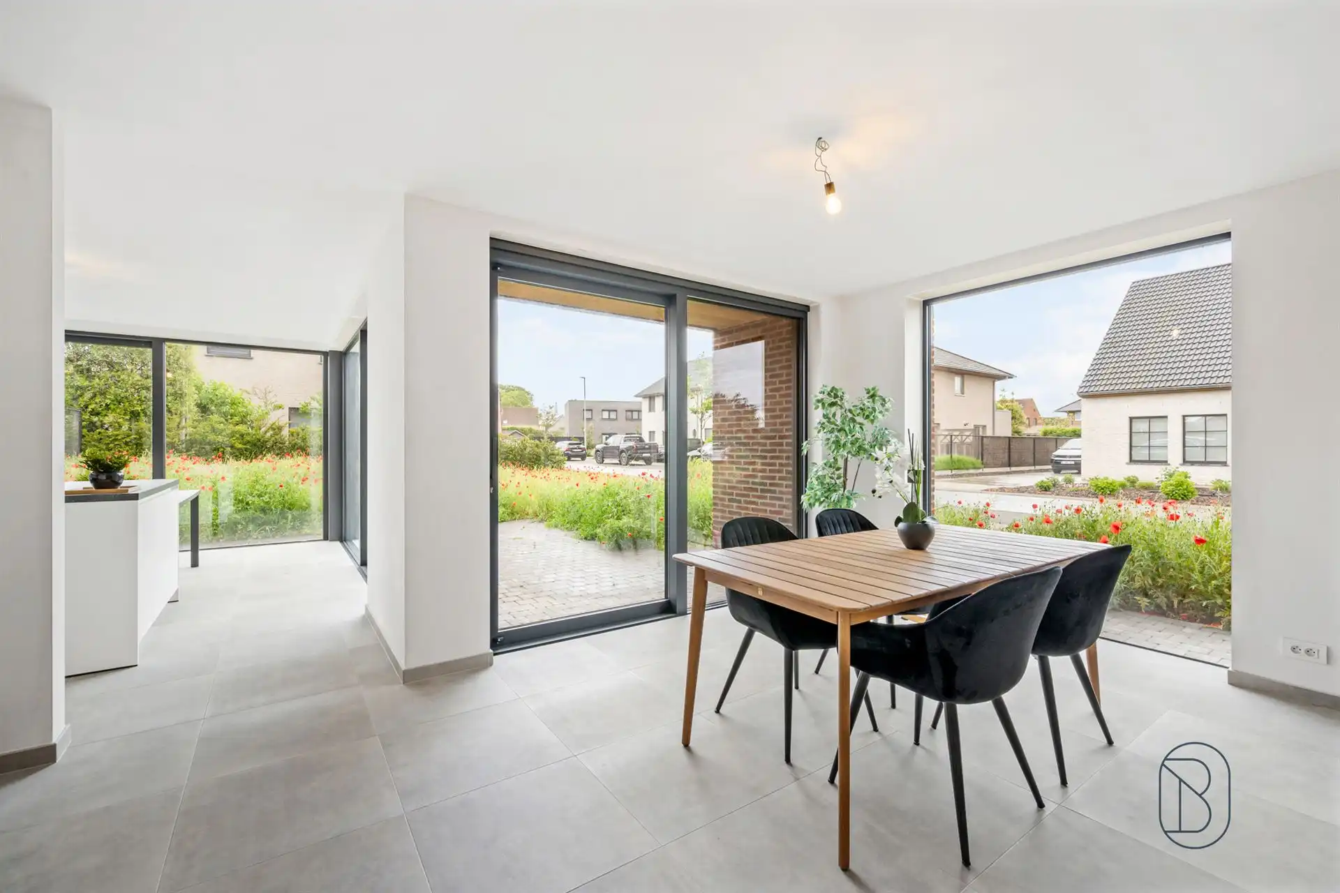 Kwalitatieve moderne ruime nieuwbouwwoning HOB met 3 SLK! foto 3