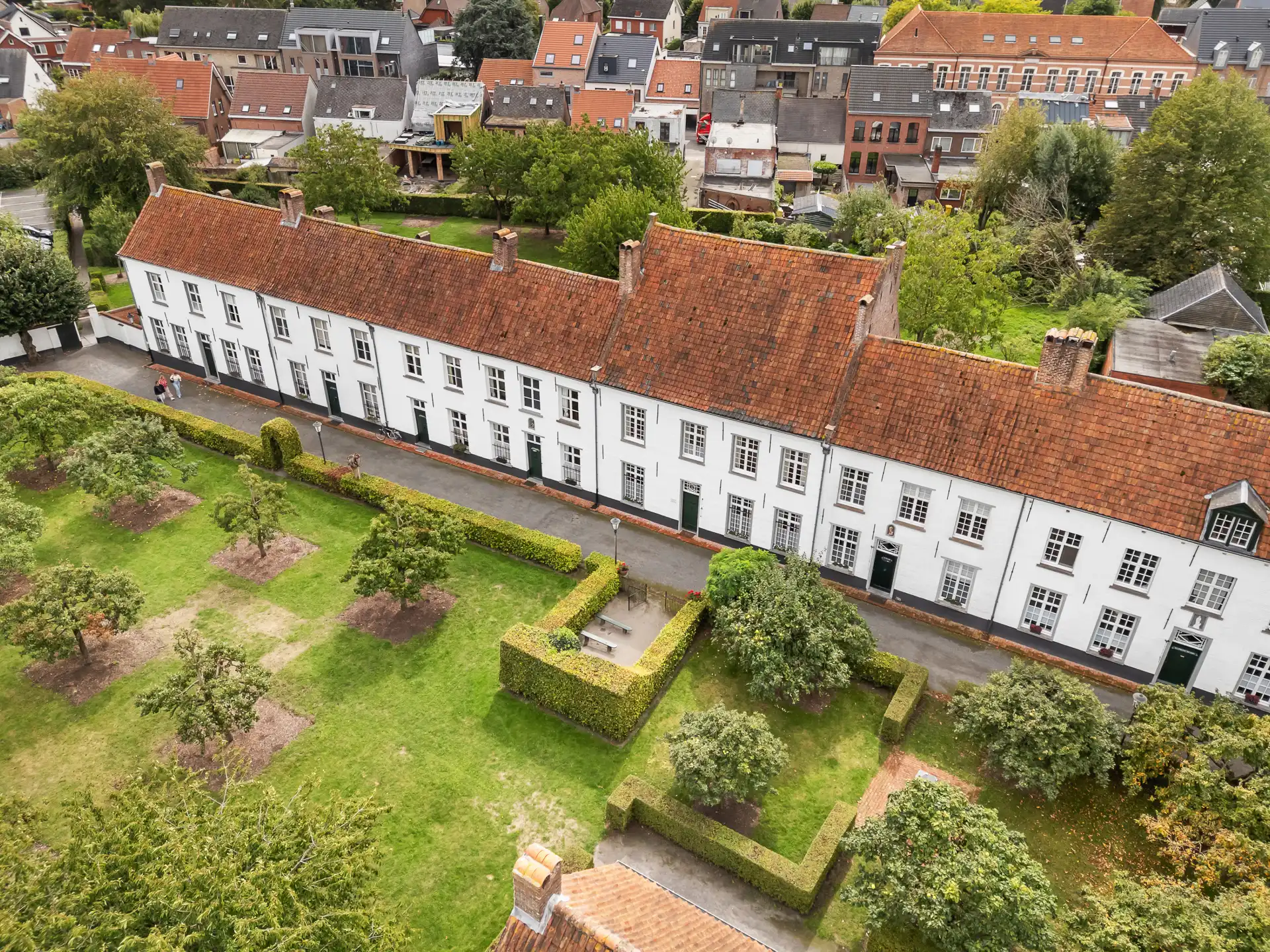 Historische herenhuis in het Begijnhof van Hoogstraten foto 52