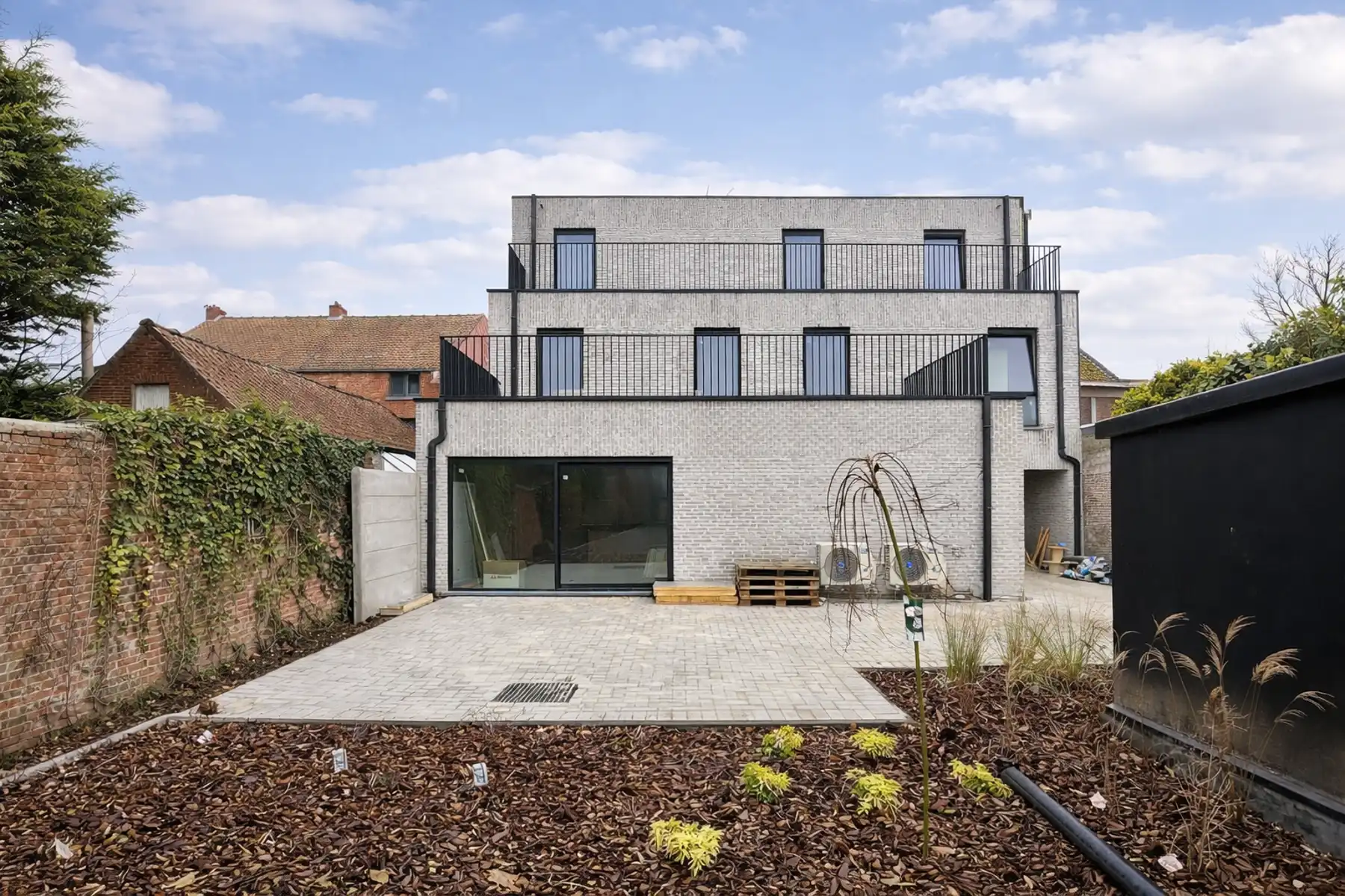 Slim investeren: Nieuwbouwcomplex met 19 studentenkamers foto {{pictureIndex}}