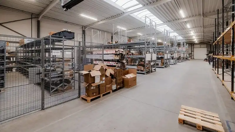 Opslagruimte met kantoren te huur - Willebroek foto 5