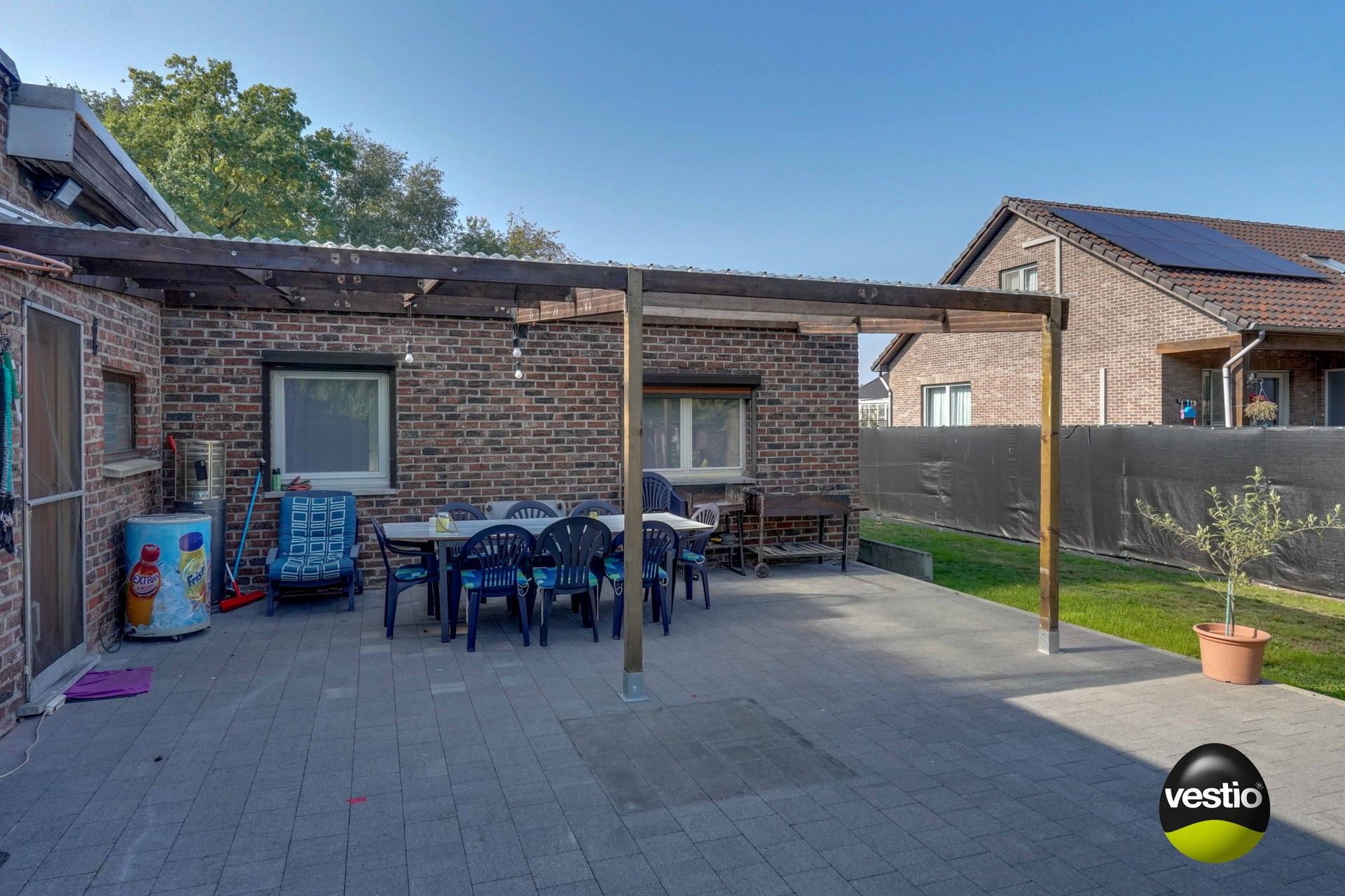 GELIJKVLOERSE BUNGALOW BOORDEVOL POTENTIEEL foto 31