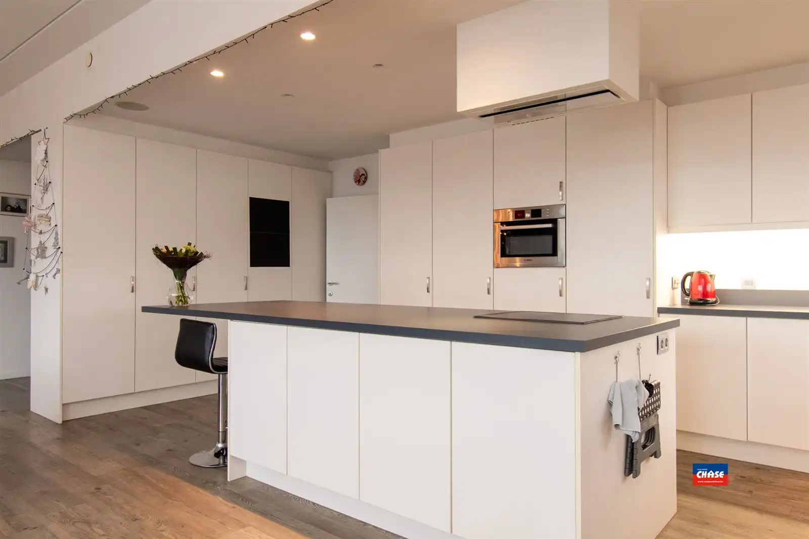 Gemengd gebouw met winkel, 2 appartementen, kantoor en magazijnruimte foto 21