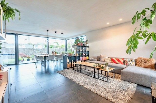 HALFOPEN BEN-WONING OP 323 M² foto 3