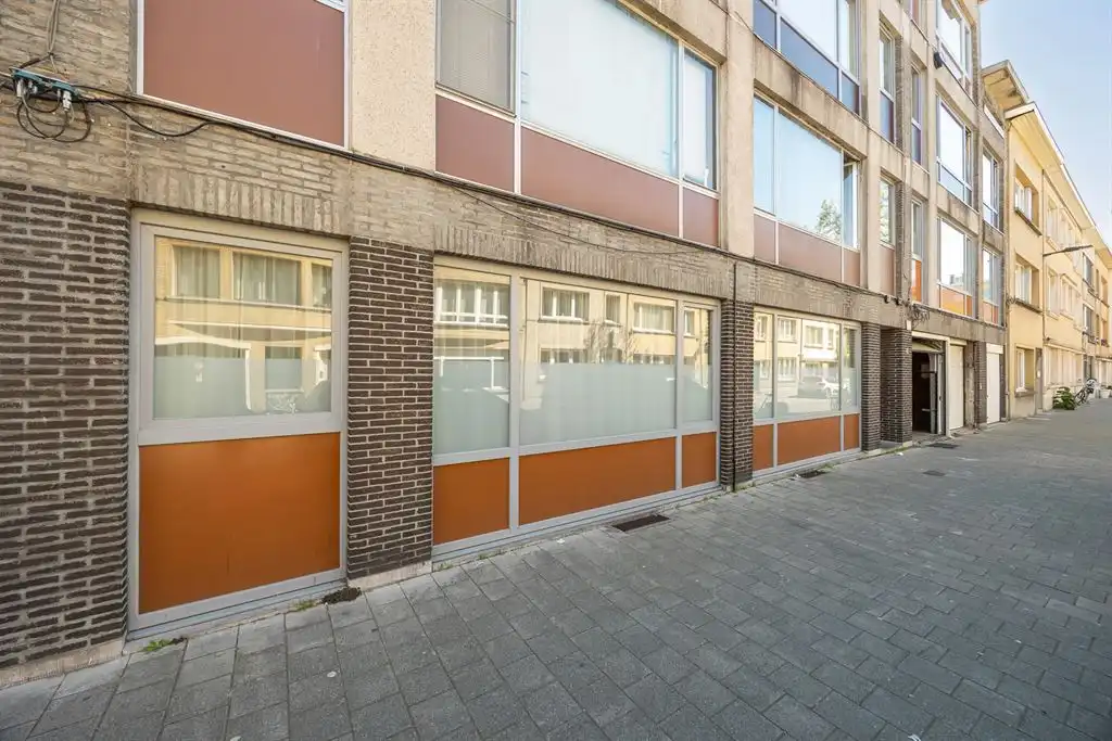 Gelijkvloers vol potentieel foto {{pictureIndex}}