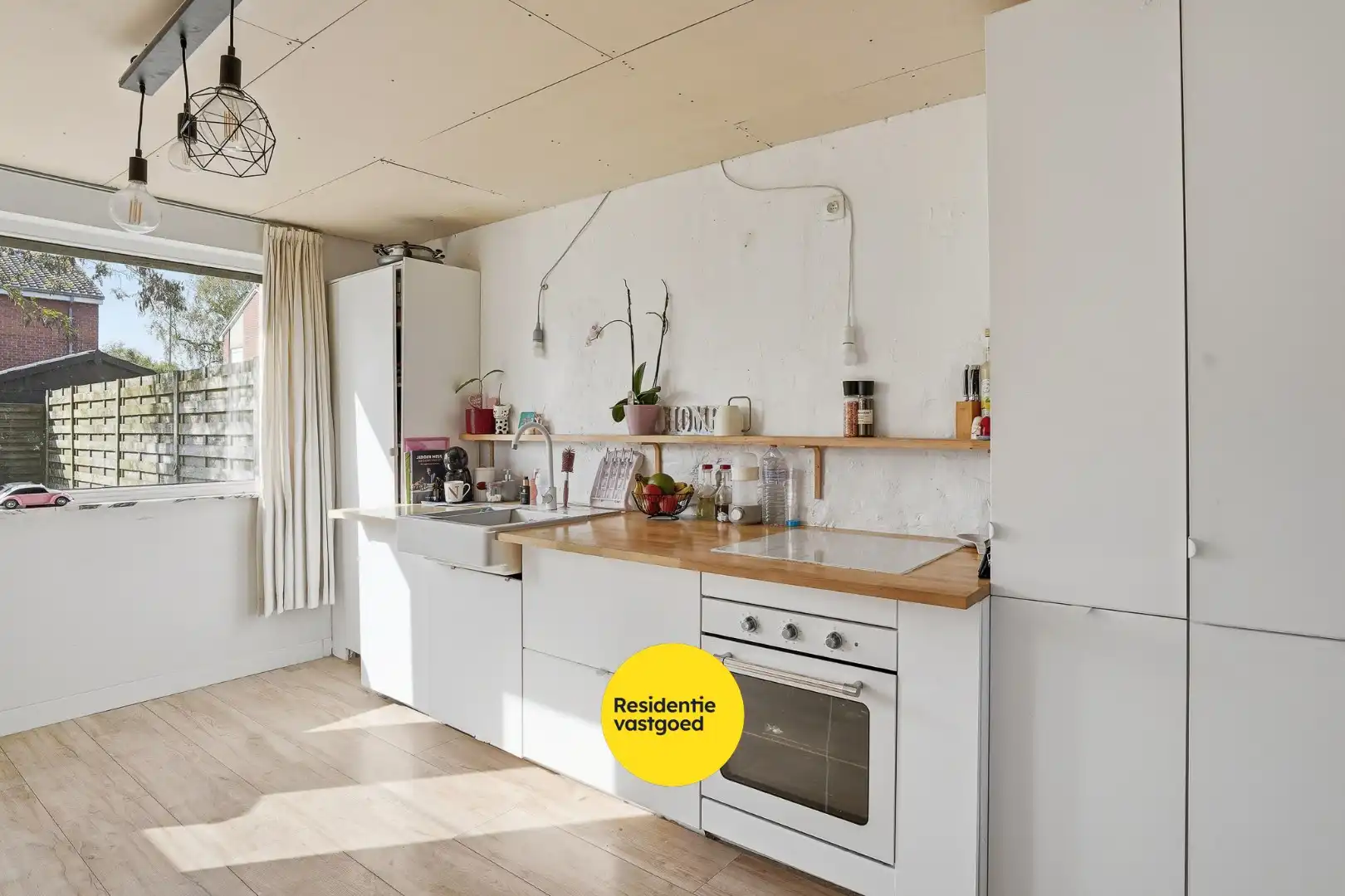 Halfopen bebouwing in een rustige woonwijk te Loppem foto 7