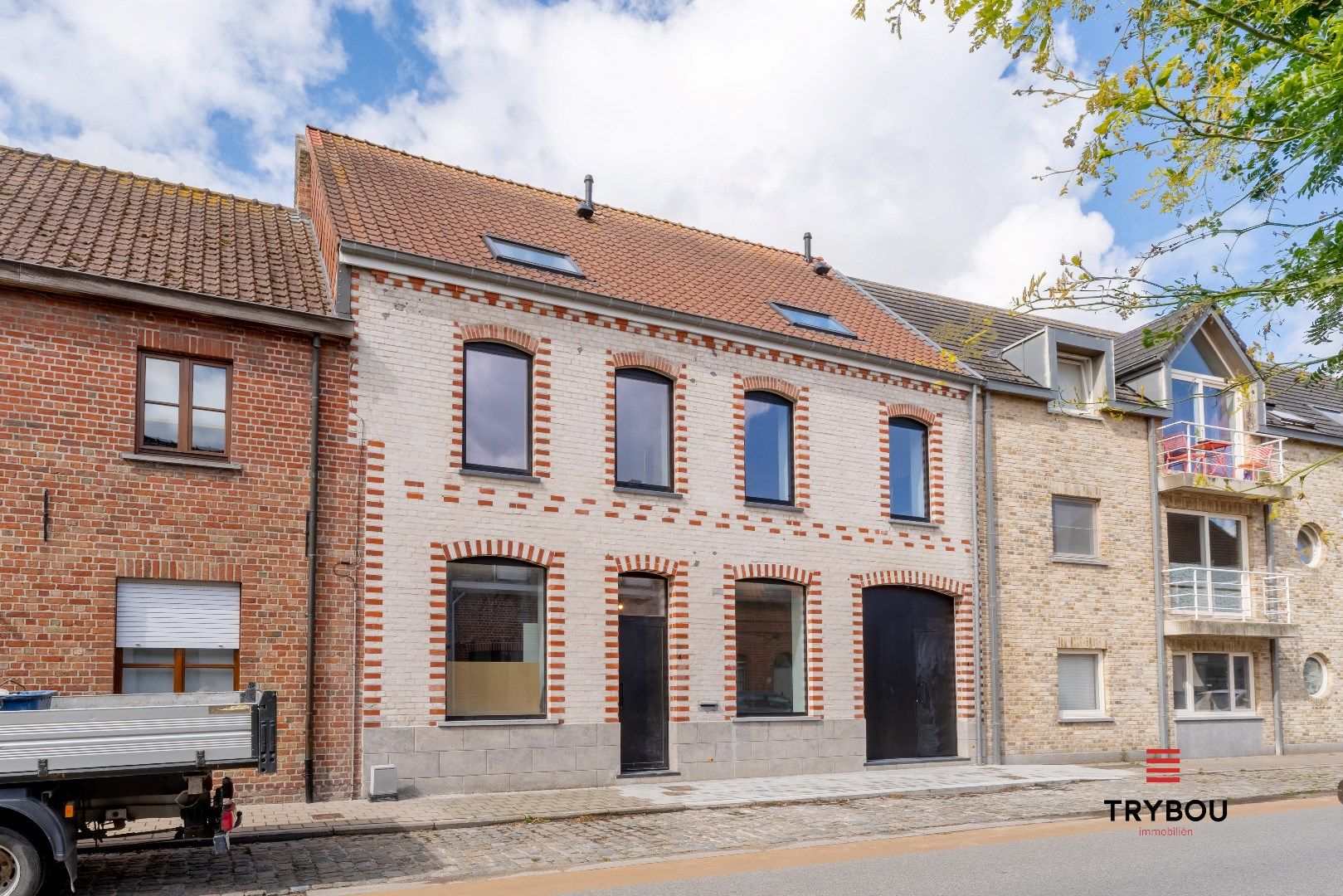 Instapklare gezinswoning in hartje Merkem met 4 slaapkamers en zonnige tuin foto 2