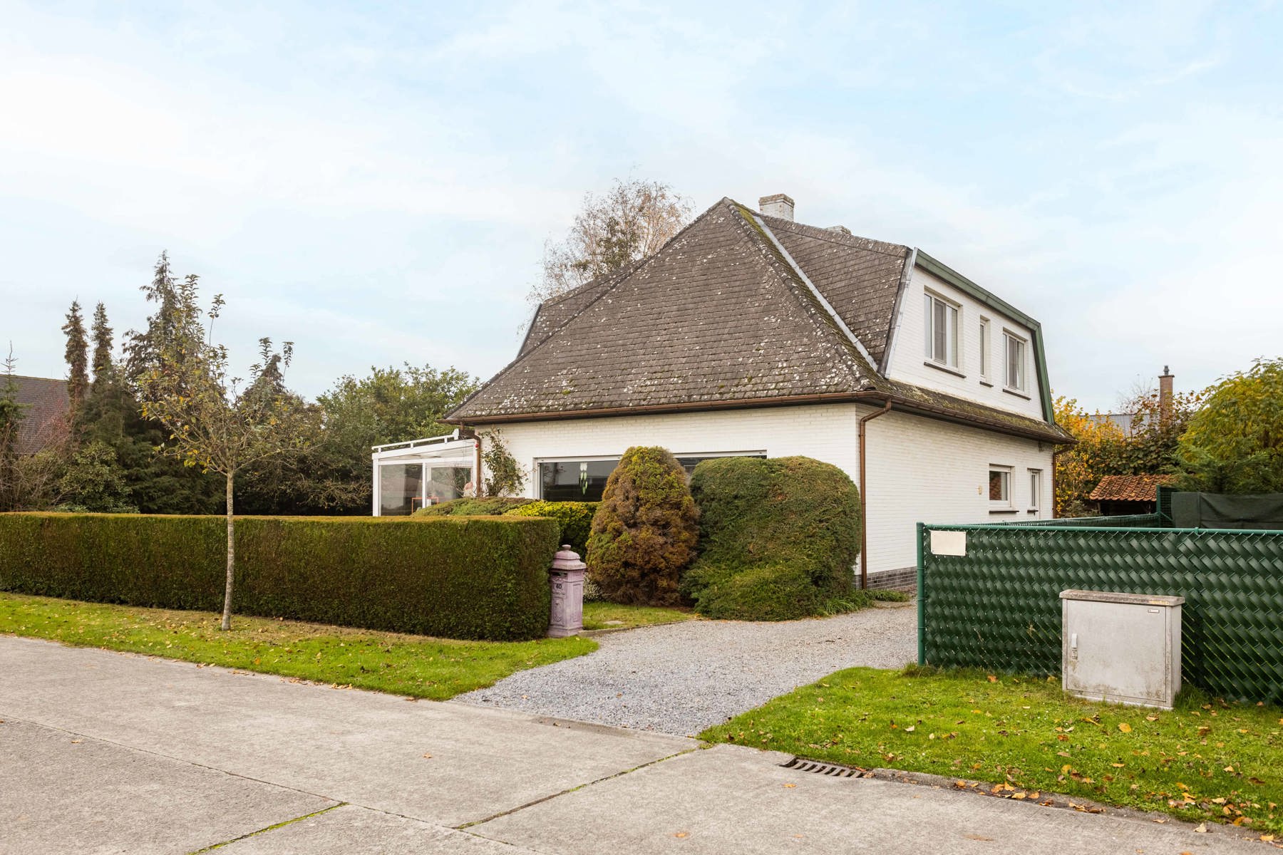 Leuke te renoveren retro villa foto 2