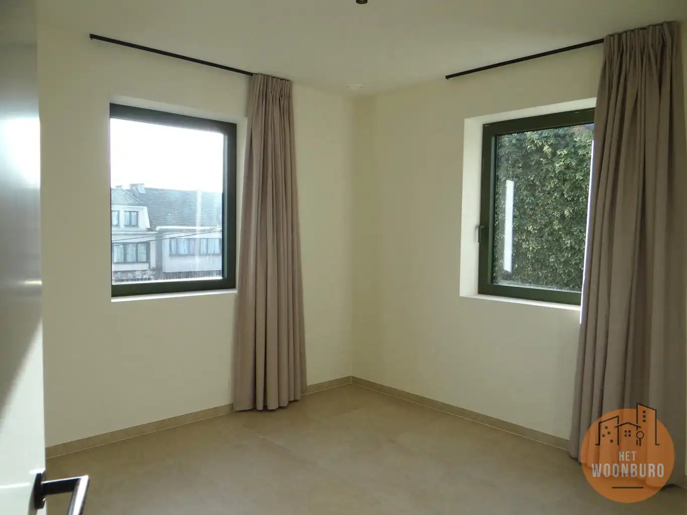 Nieuwbouw appartement 2 slpks, terras en autostaanplaats foto 9