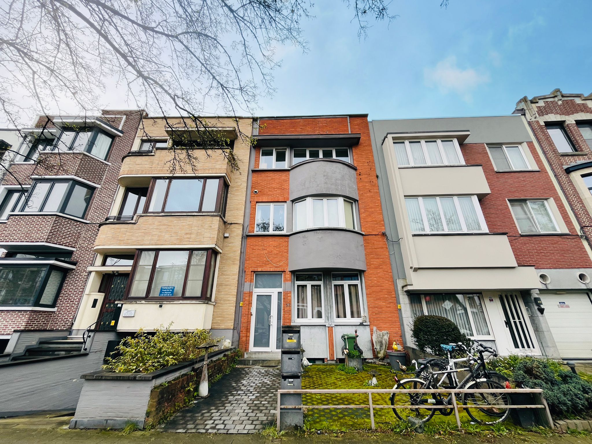 Opbrengsteigendom met 3 app'en in uitstekende staat in Mortsel te koop foto 2