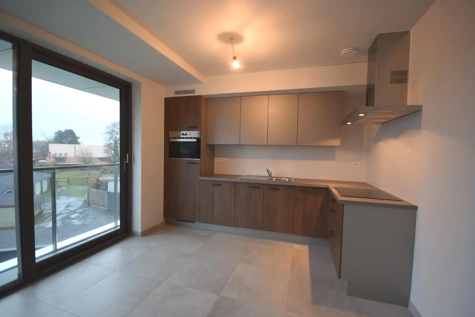 INSTAPKLAAR APPARTEMENT IN CENTRUM RUMBEKE foto 4