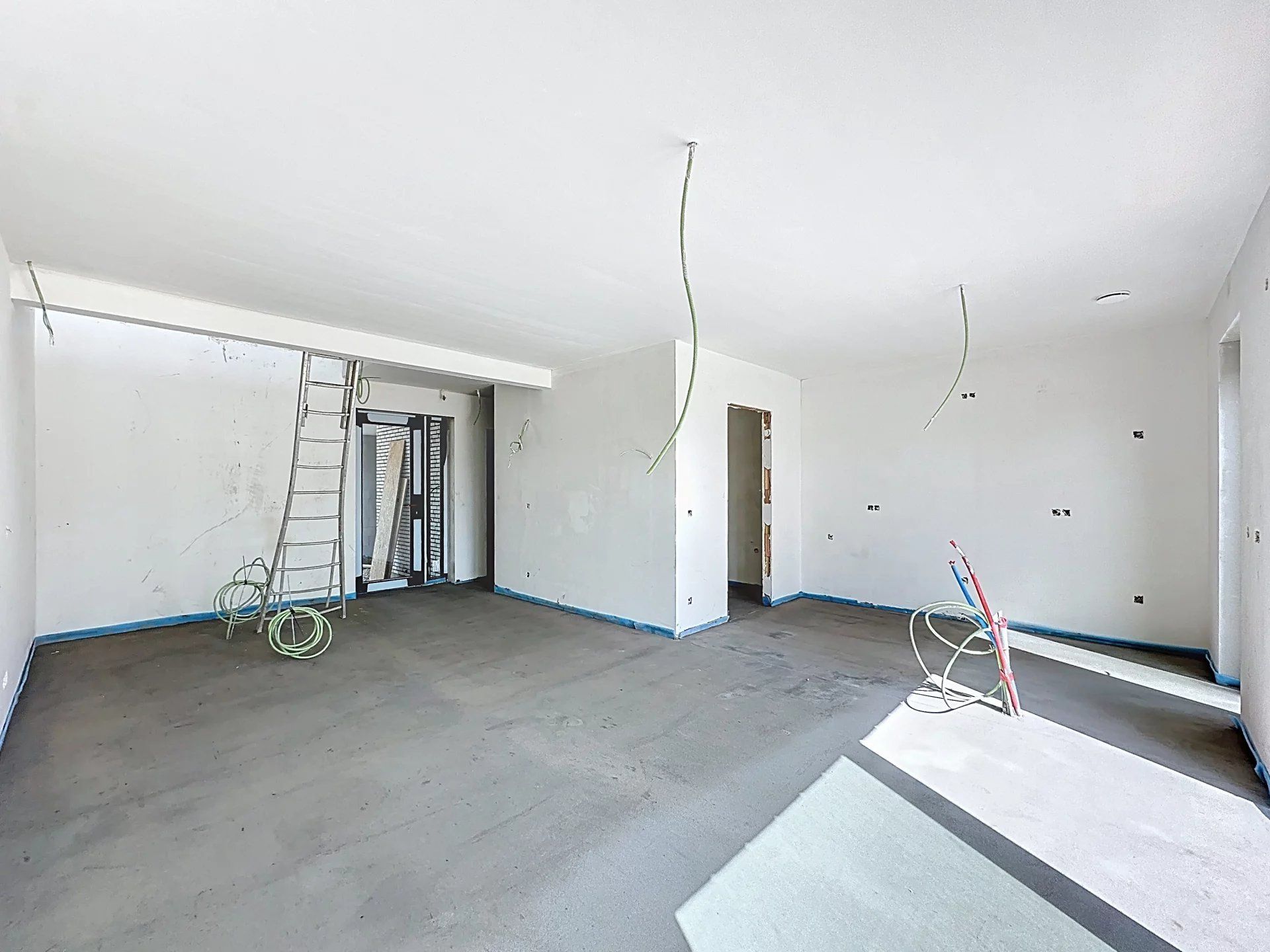 3 geschakelde woningen met tuin. Luxe afwerking! foto 6