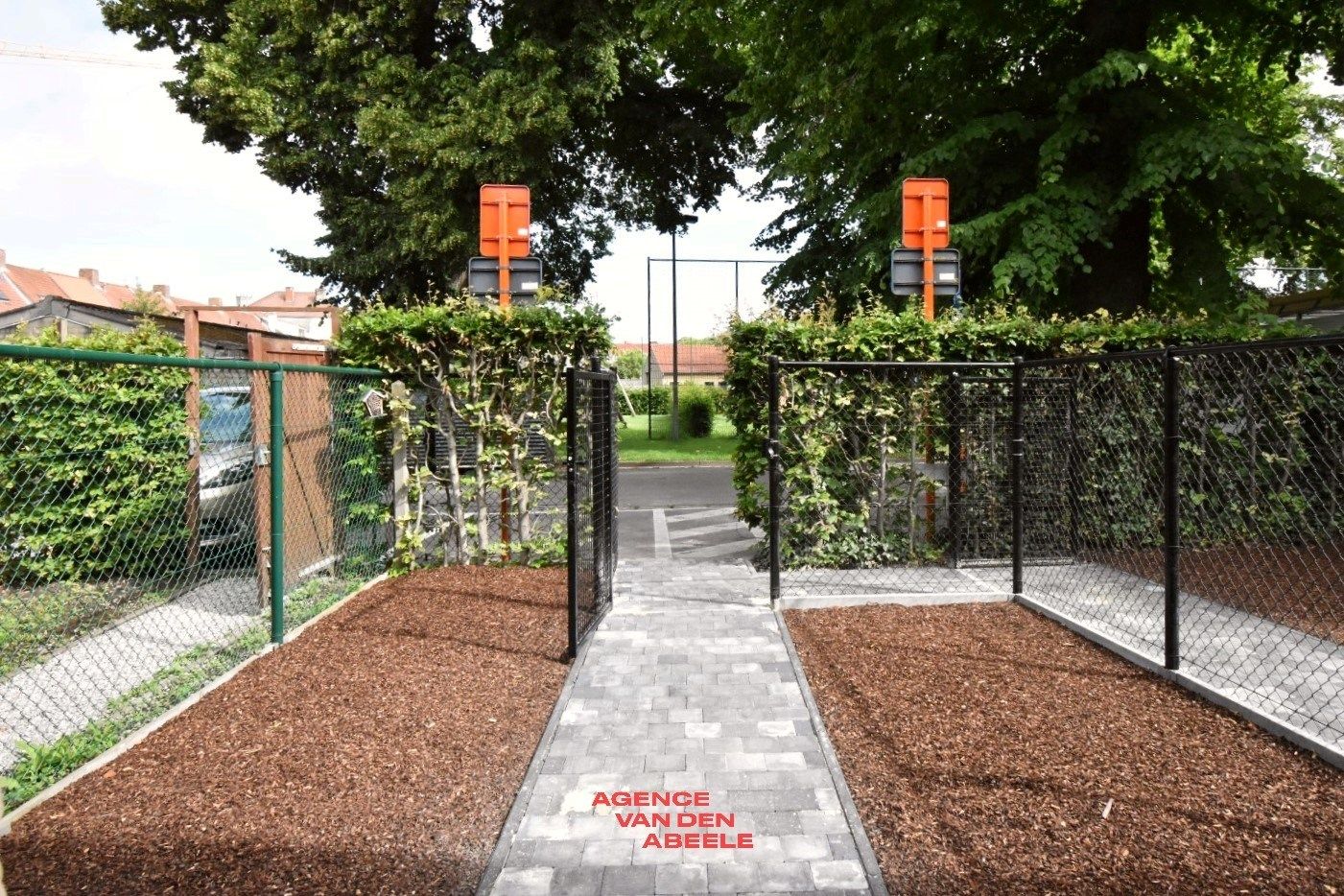 Charmante gerenoveerde woning met grote tuin foto 9