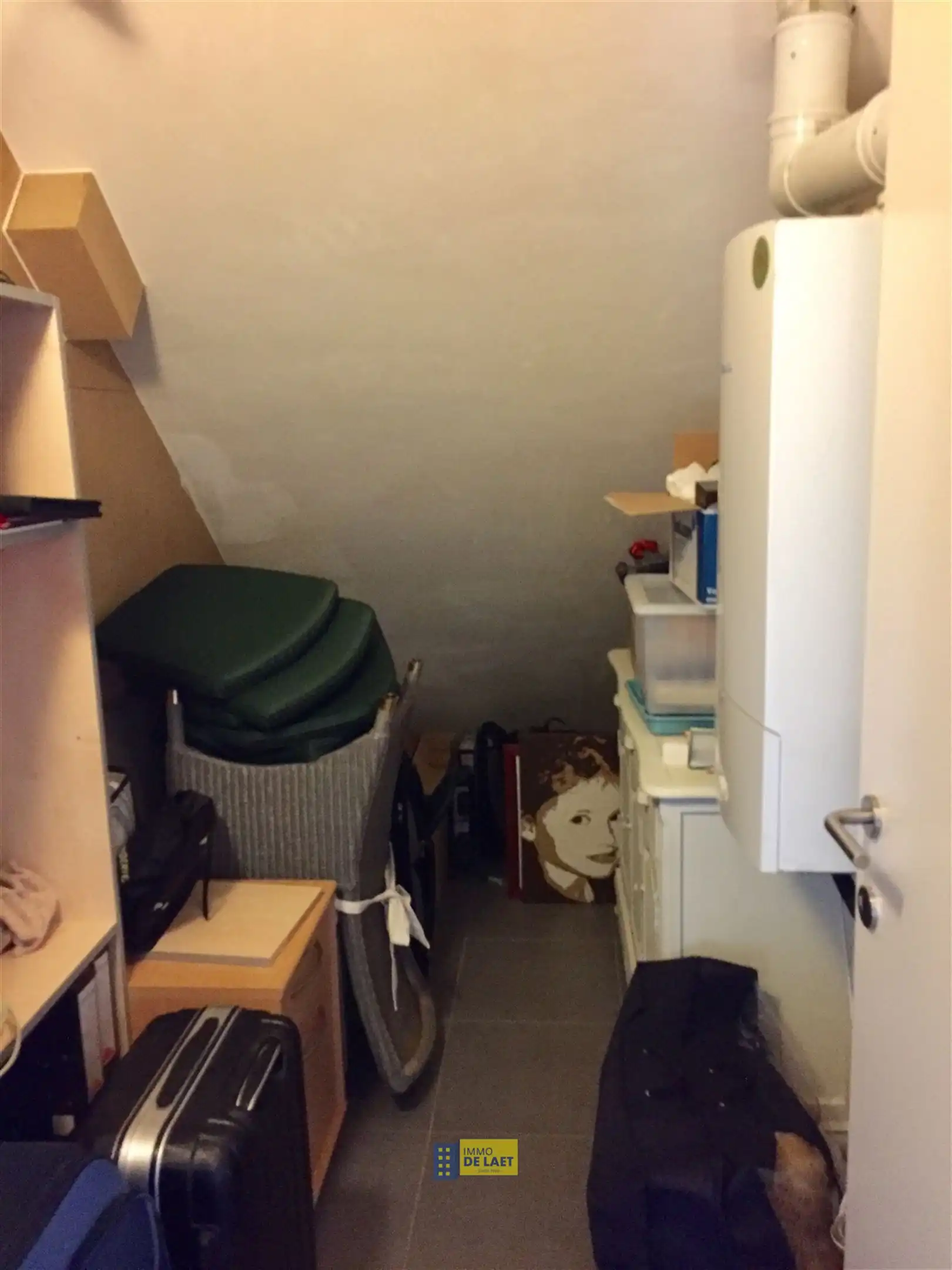 Half open bebouwing met 4 slk, tuin en grote garage. foto 14