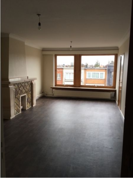 Appartement met 2 slaapkamers op de derde verdieping, met garagebox foto {{pictureIndex}}