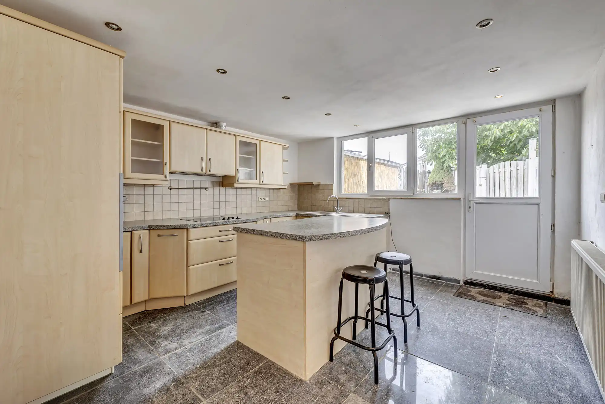 Charmante woning met uitbreidingsmogelijkheden te Meerbeke foto 8